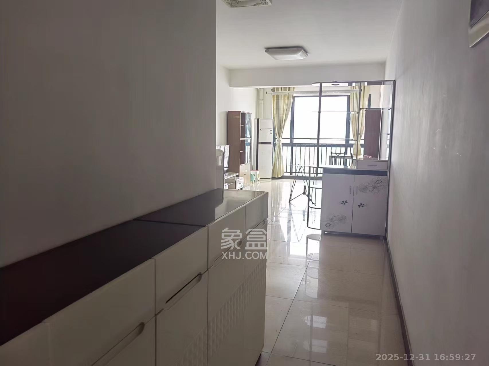 地华梅溪湖畔  2室2厅1卫    1900.0元/月