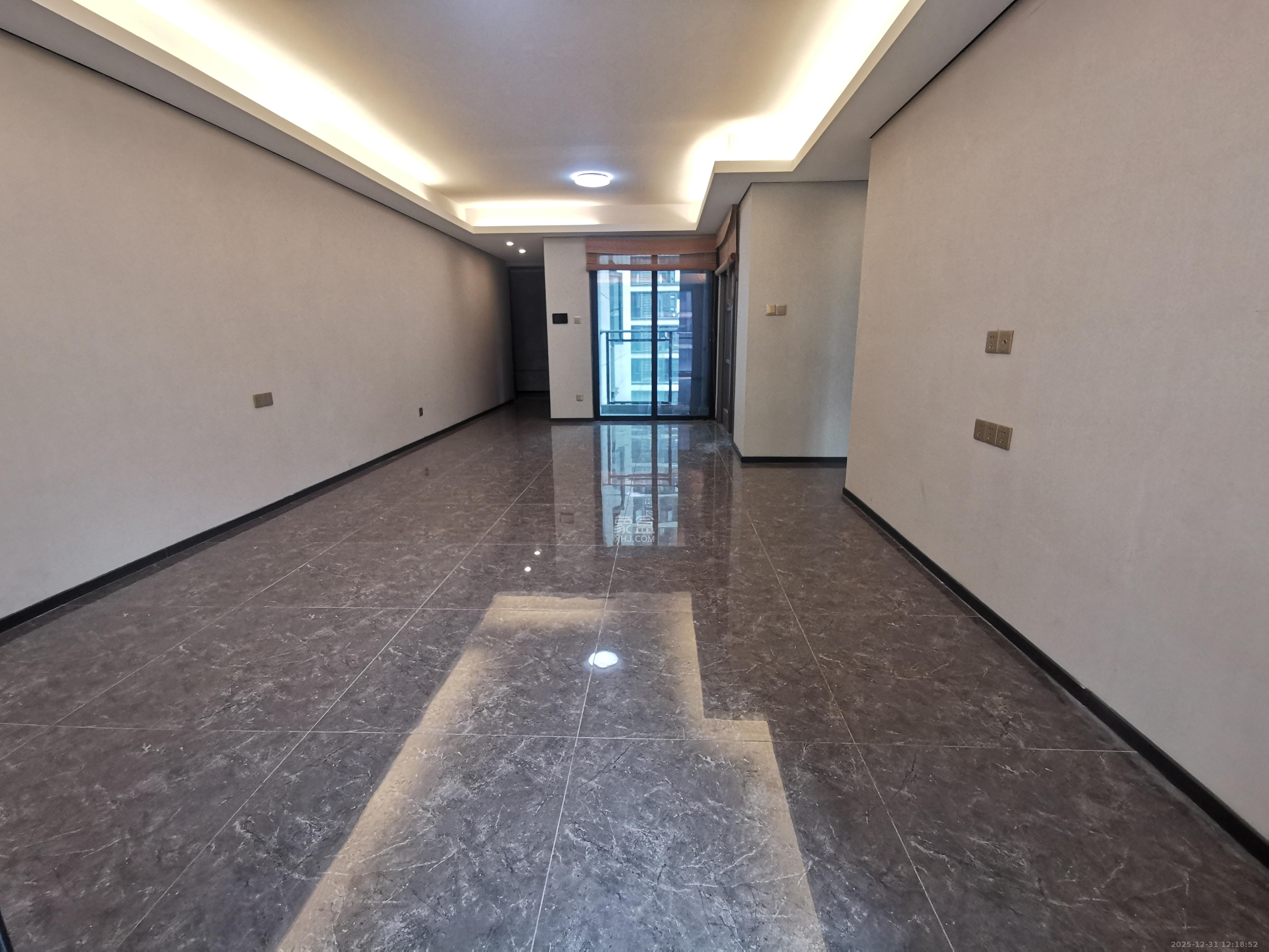 中海阅麓山一期  4室2厅2卫    3600.0元/月