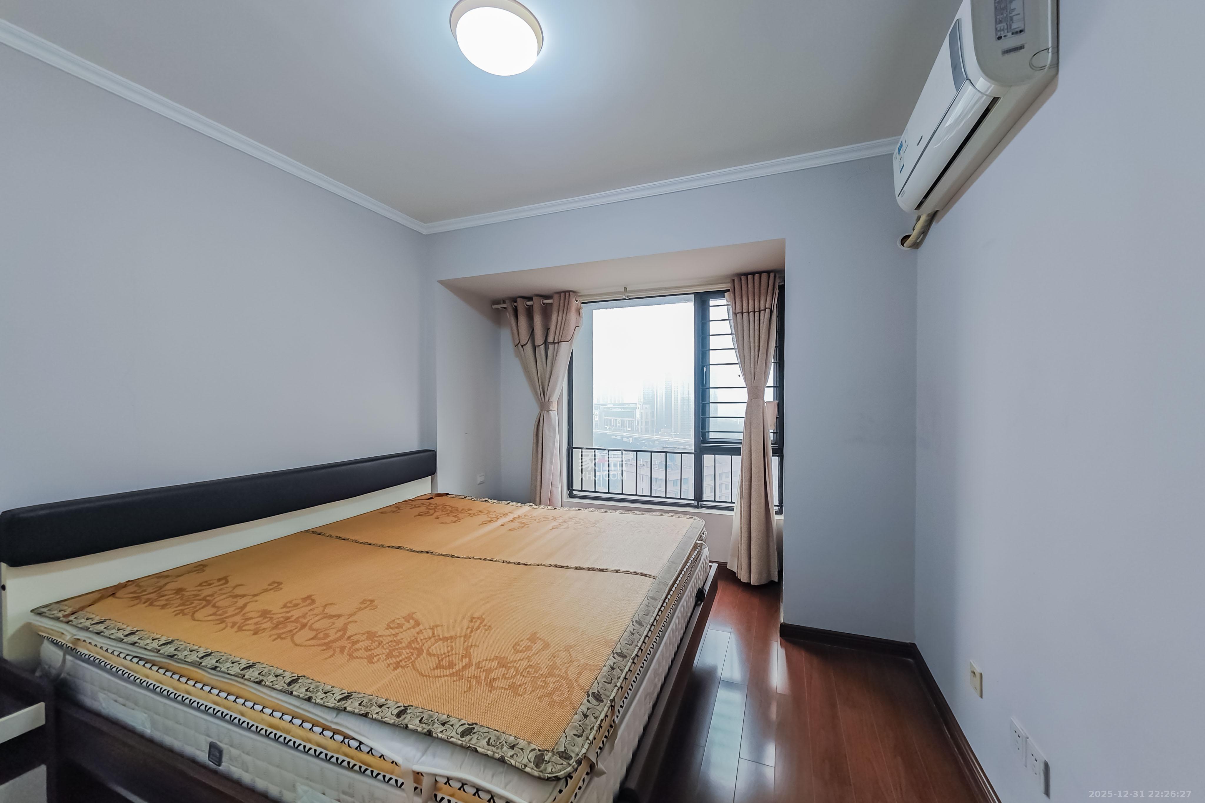 万科金域华府二期 2室2厅1卫 74.0万 万科金域华府二期 2室2厅1卫 74.0万卧室