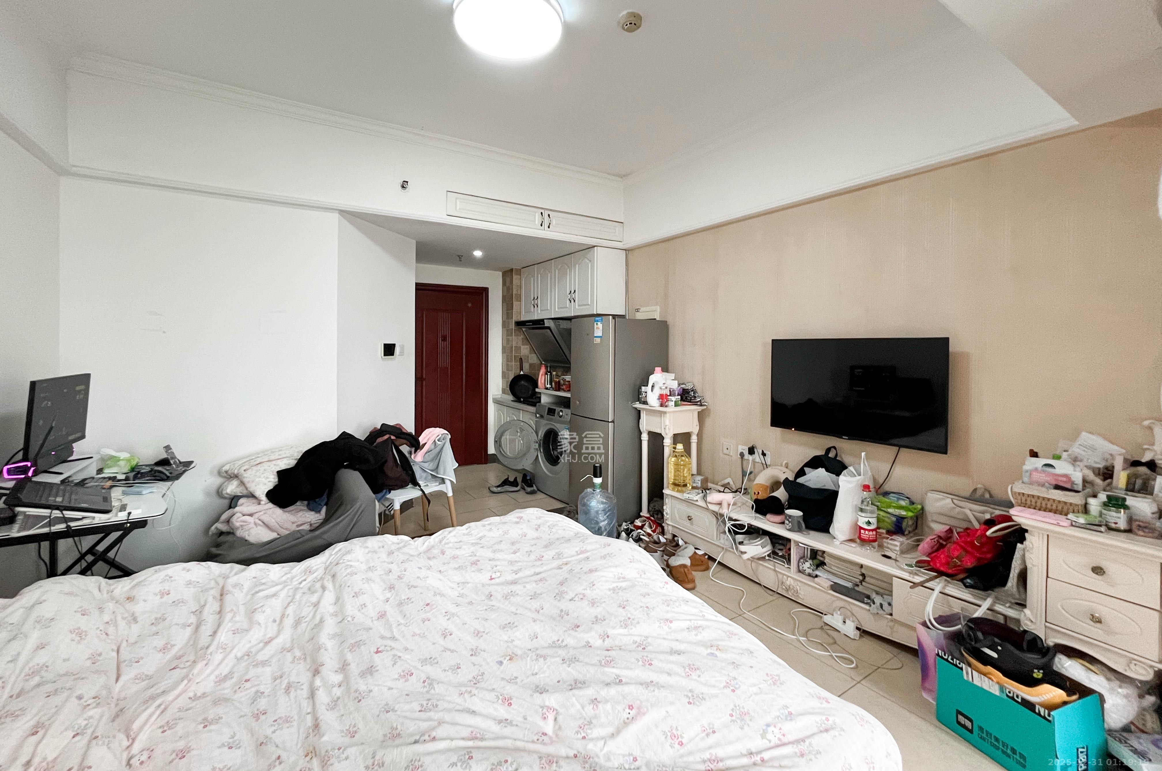 嘉汇公馆 1室0厅1卫 25.0万 嘉汇公馆 1室0厅1卫 25.0万客厅