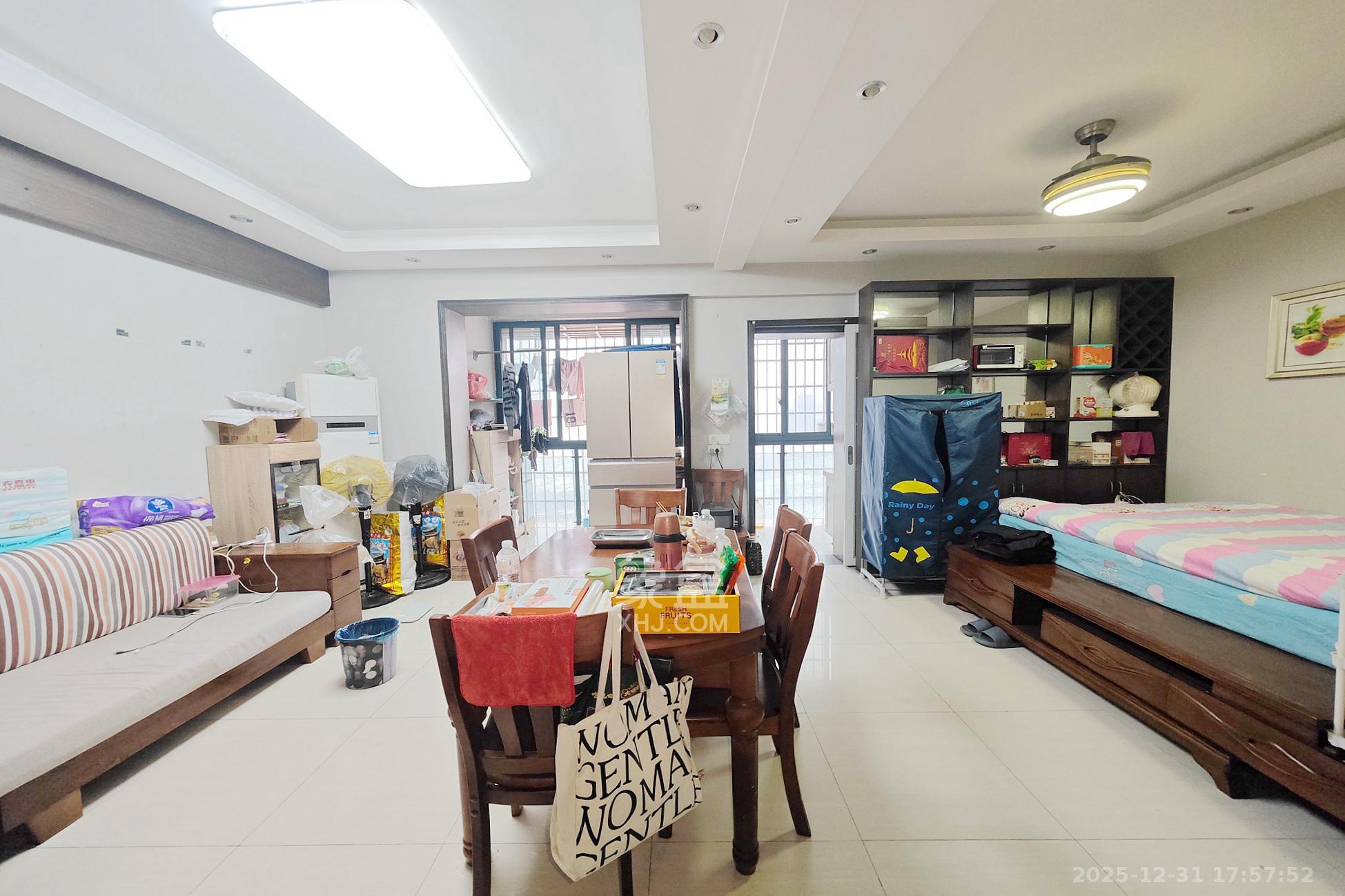 尊邸华庭  2室2厅2卫    73.8万