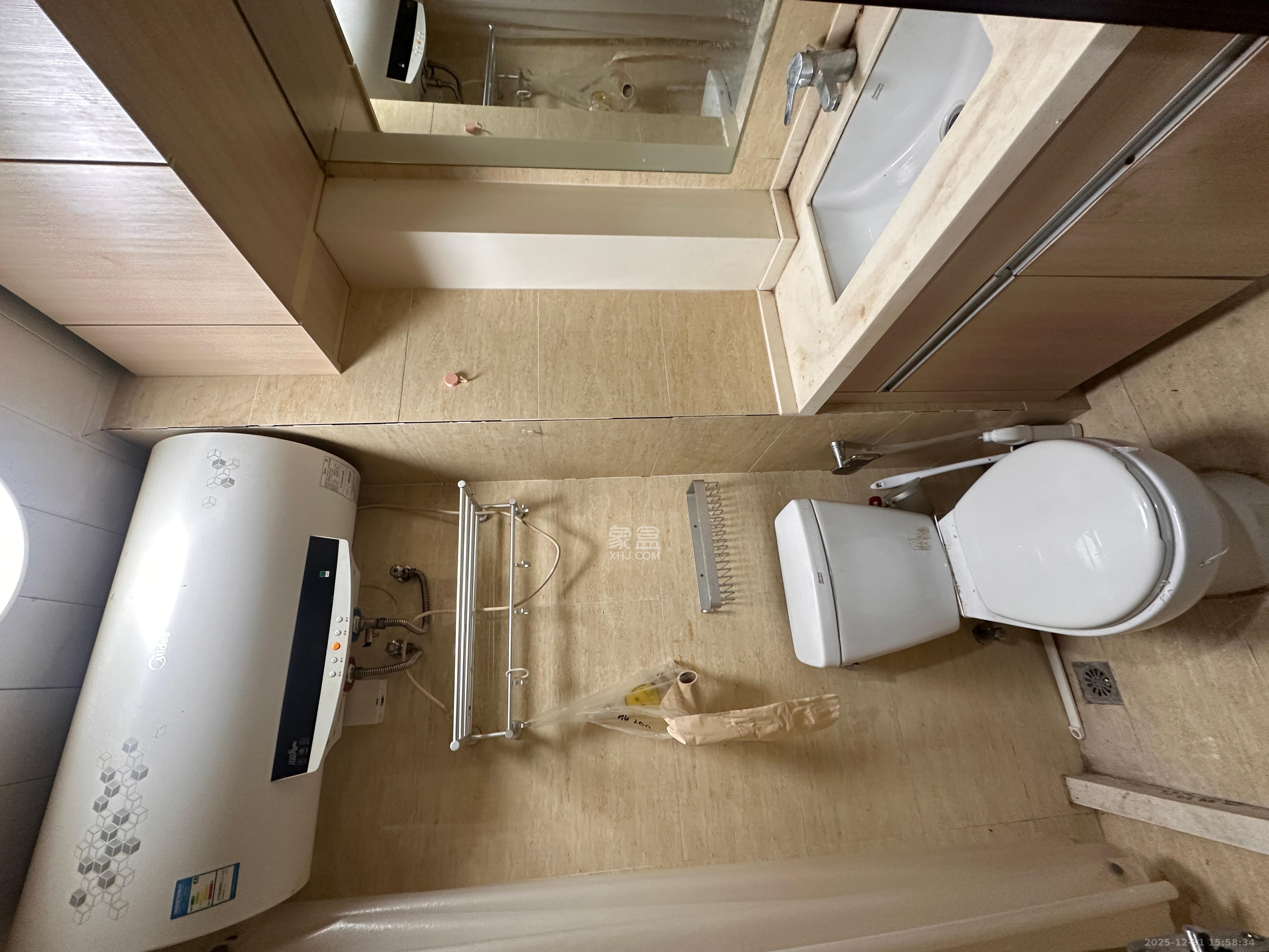 绿地中央广场  1室1厅1卫    1300.0元/月室内图