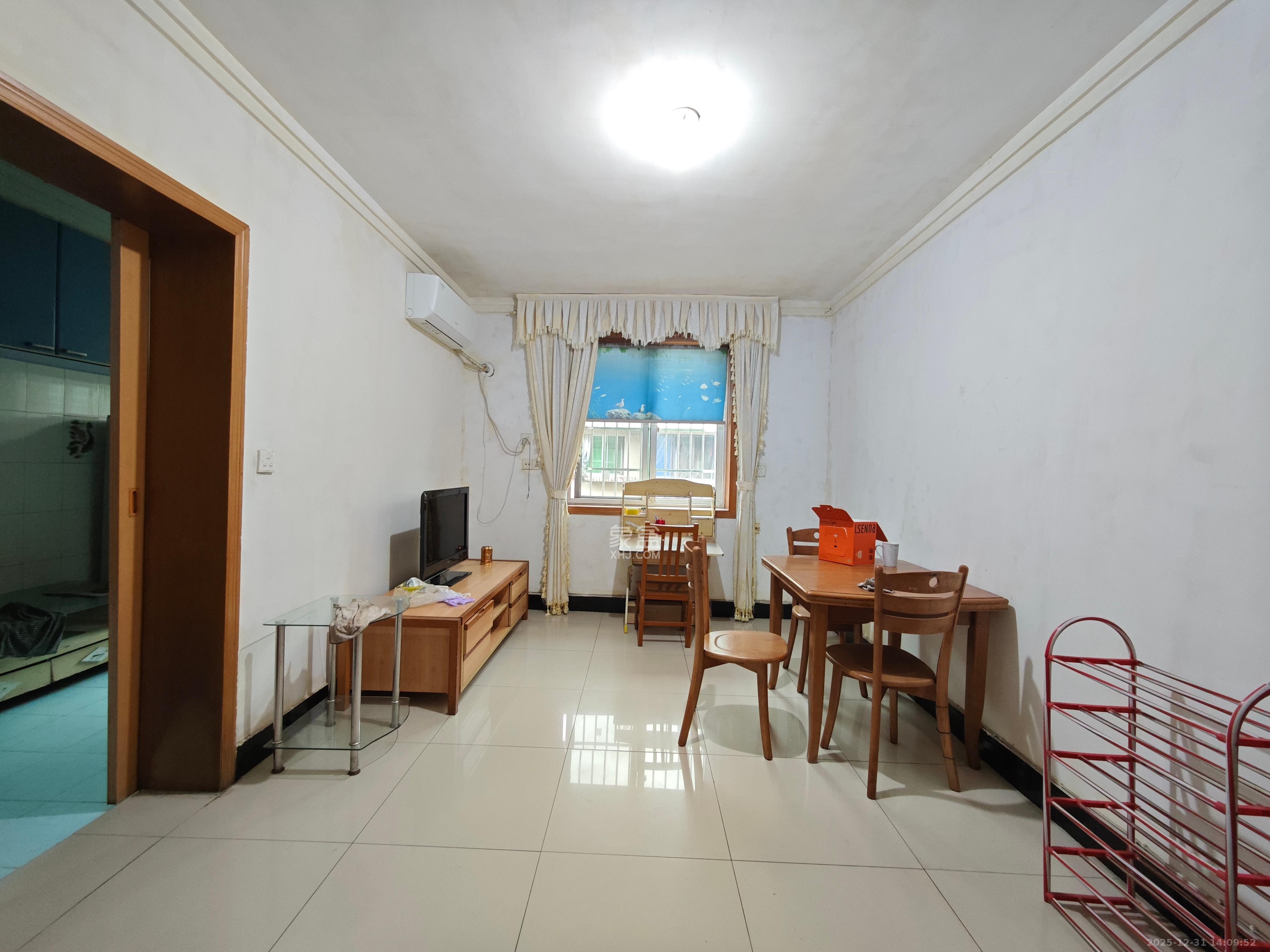 市一医院宿舍  2室1厅1卫    1350.0元/月