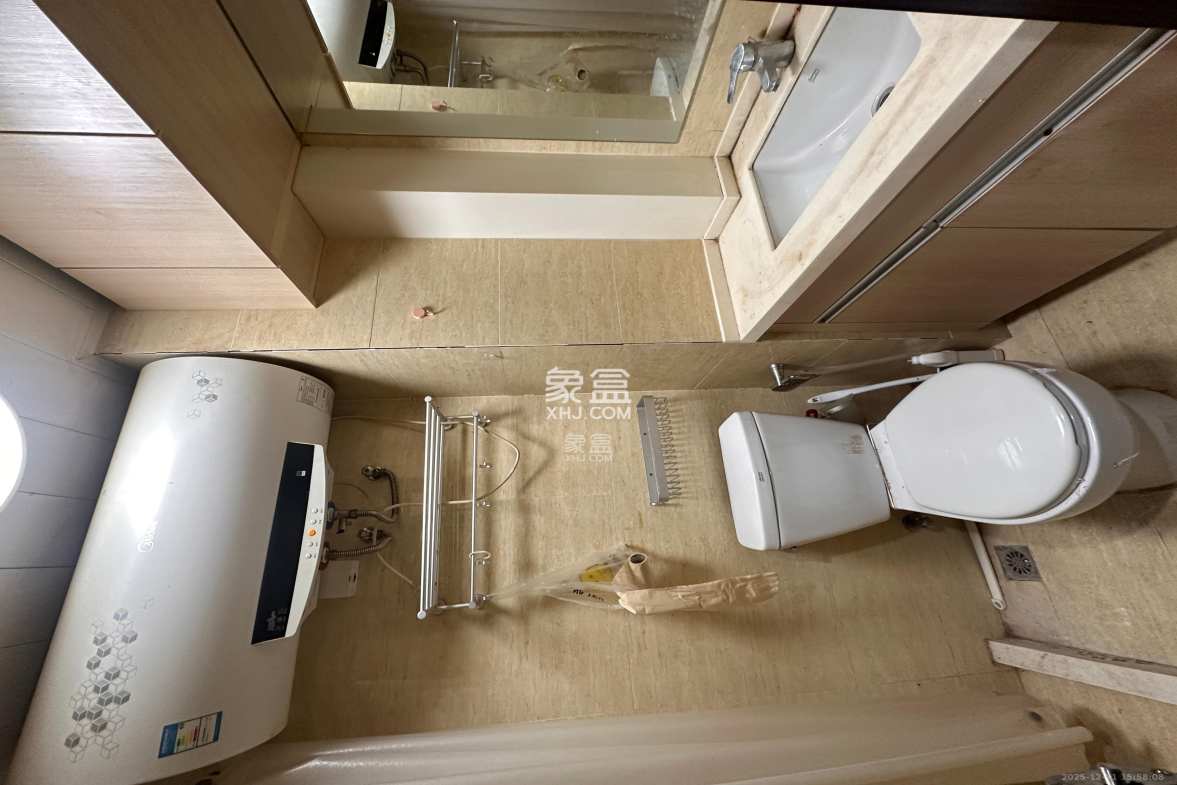 绿地中央广场 1室1厅1卫 1300.0元/月 绿地中央广场 1室1厅1卫 1300.0元/月户型图