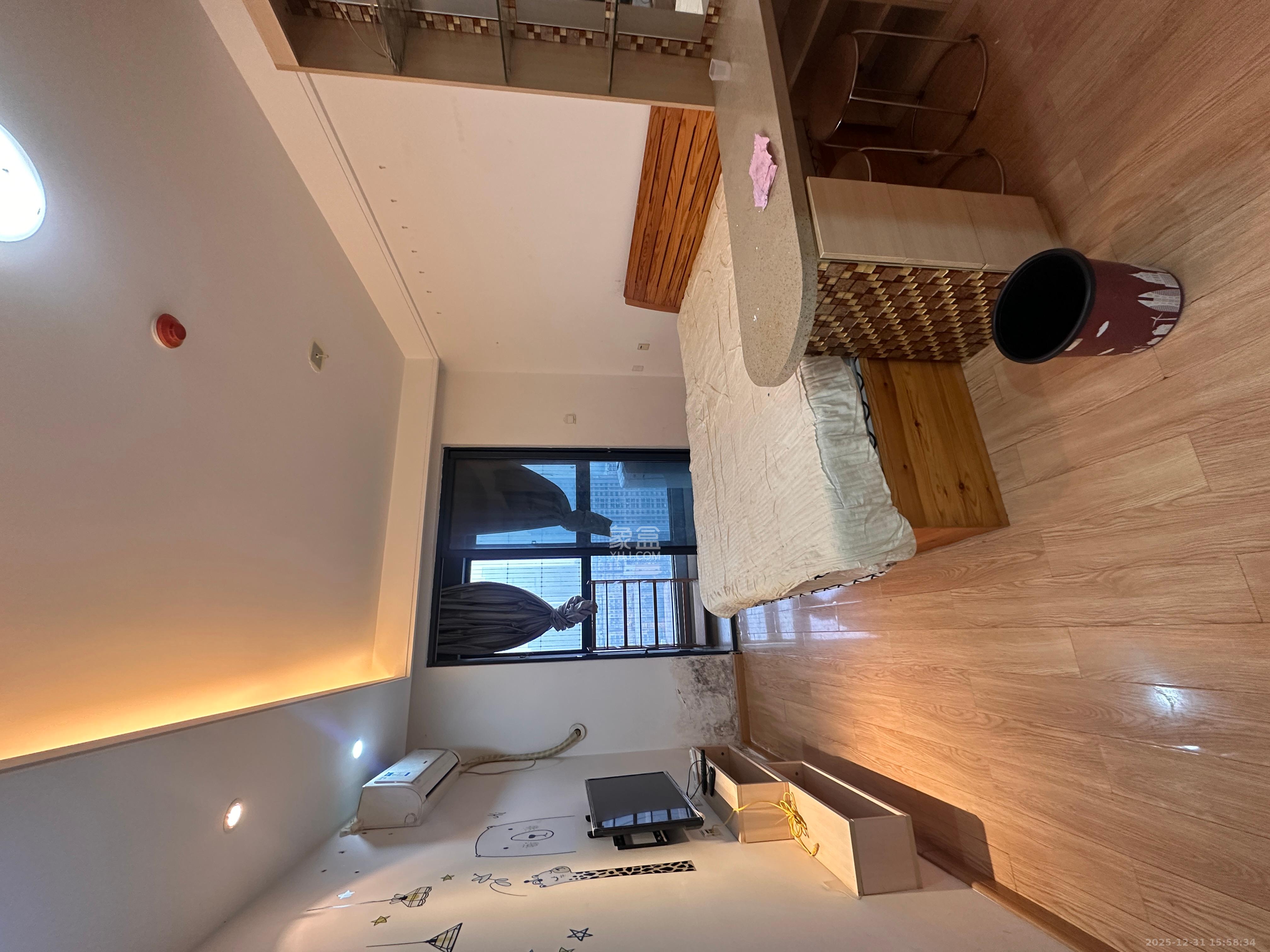 绿地中央广场  1室1厅1卫    1300.0元/月室内图