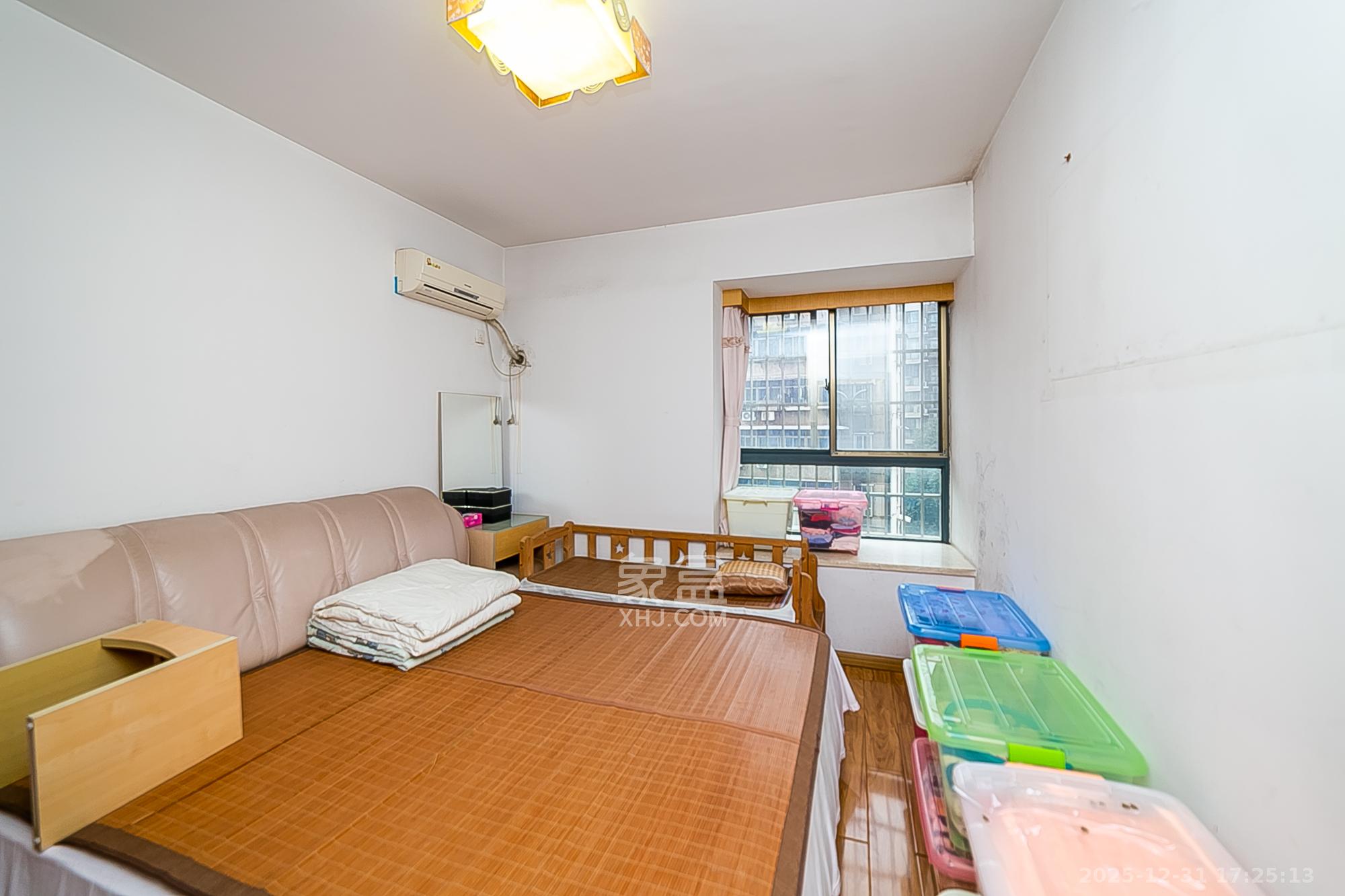 欧园 2室2厅1卫 62.8万 欧园 2室2厅1卫 62.8万卧室