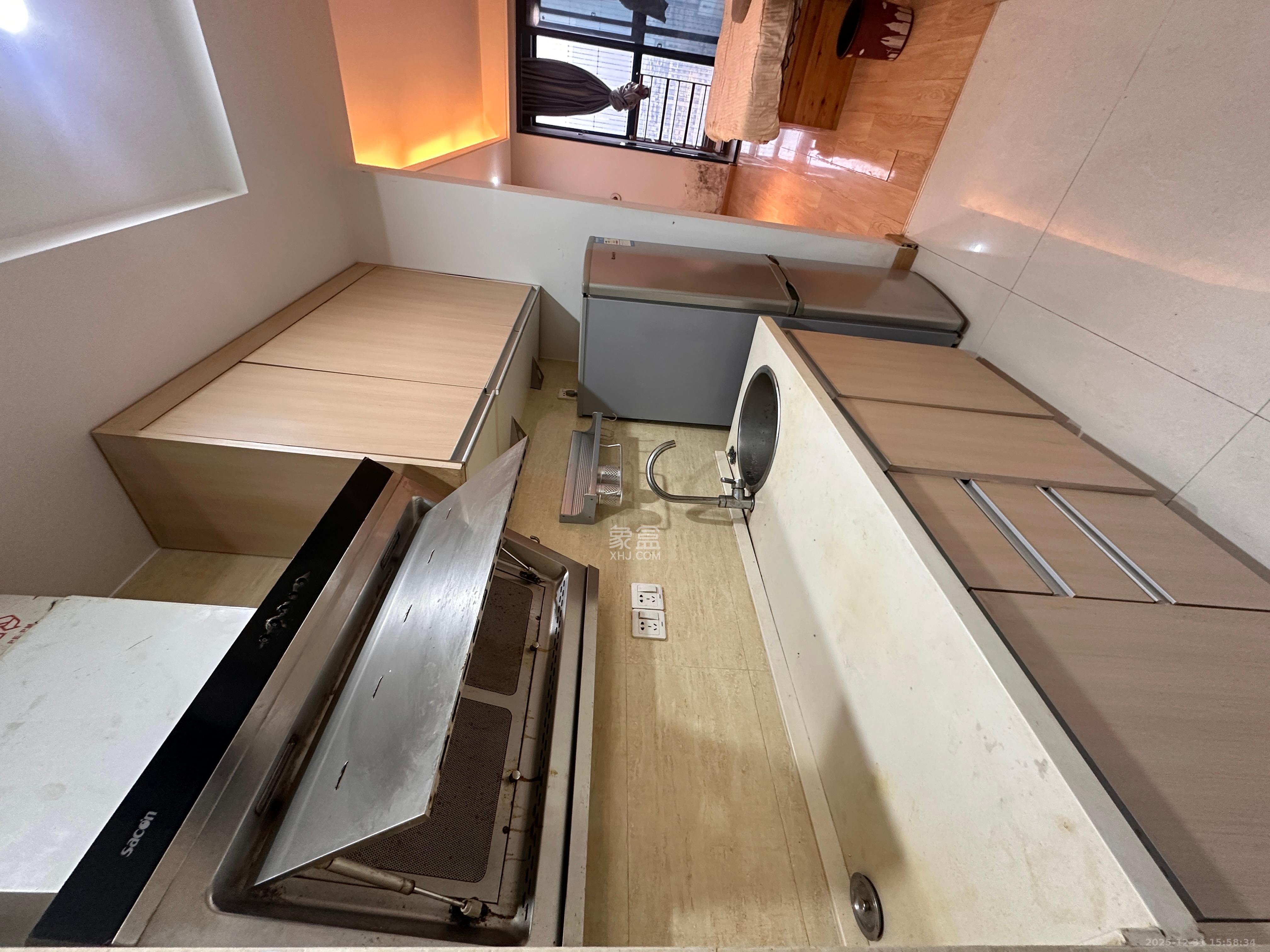 绿地中央广场  1室1厅1卫    1300.0元/月室内图