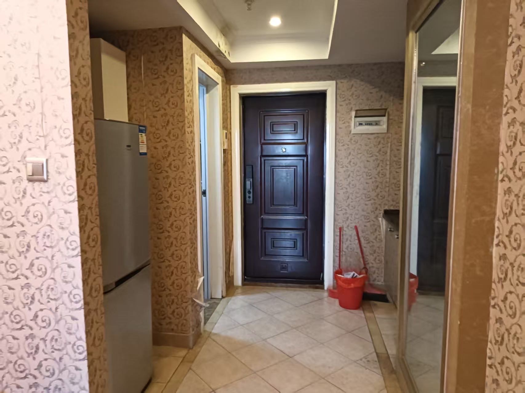 万豪城市花园  1室1厅4卫    1200.0元/月