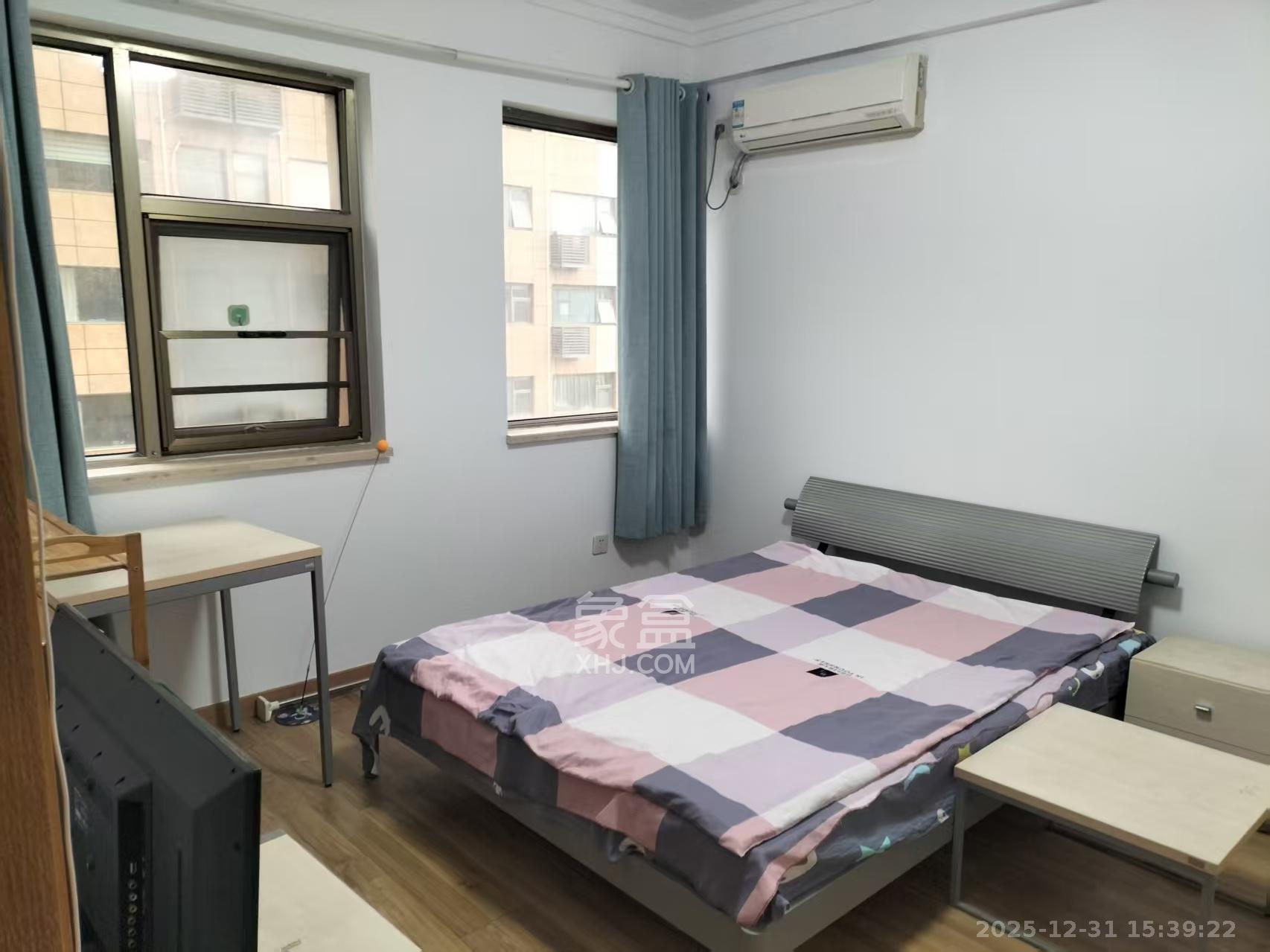 麓谷坐标   40.0㎡      1300.0元/月