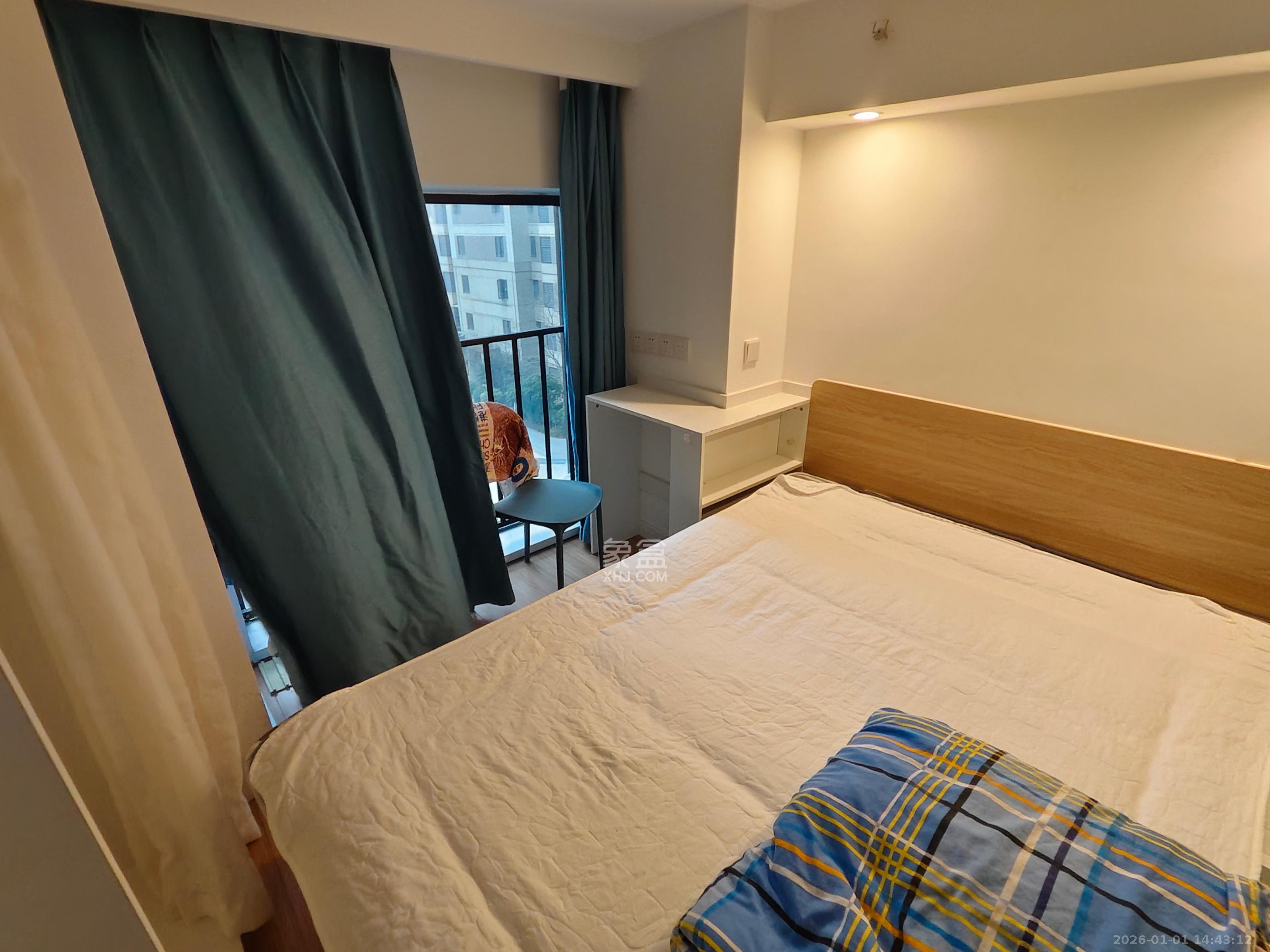 卓越江岸  2室1厅1卫    2200.0元/月