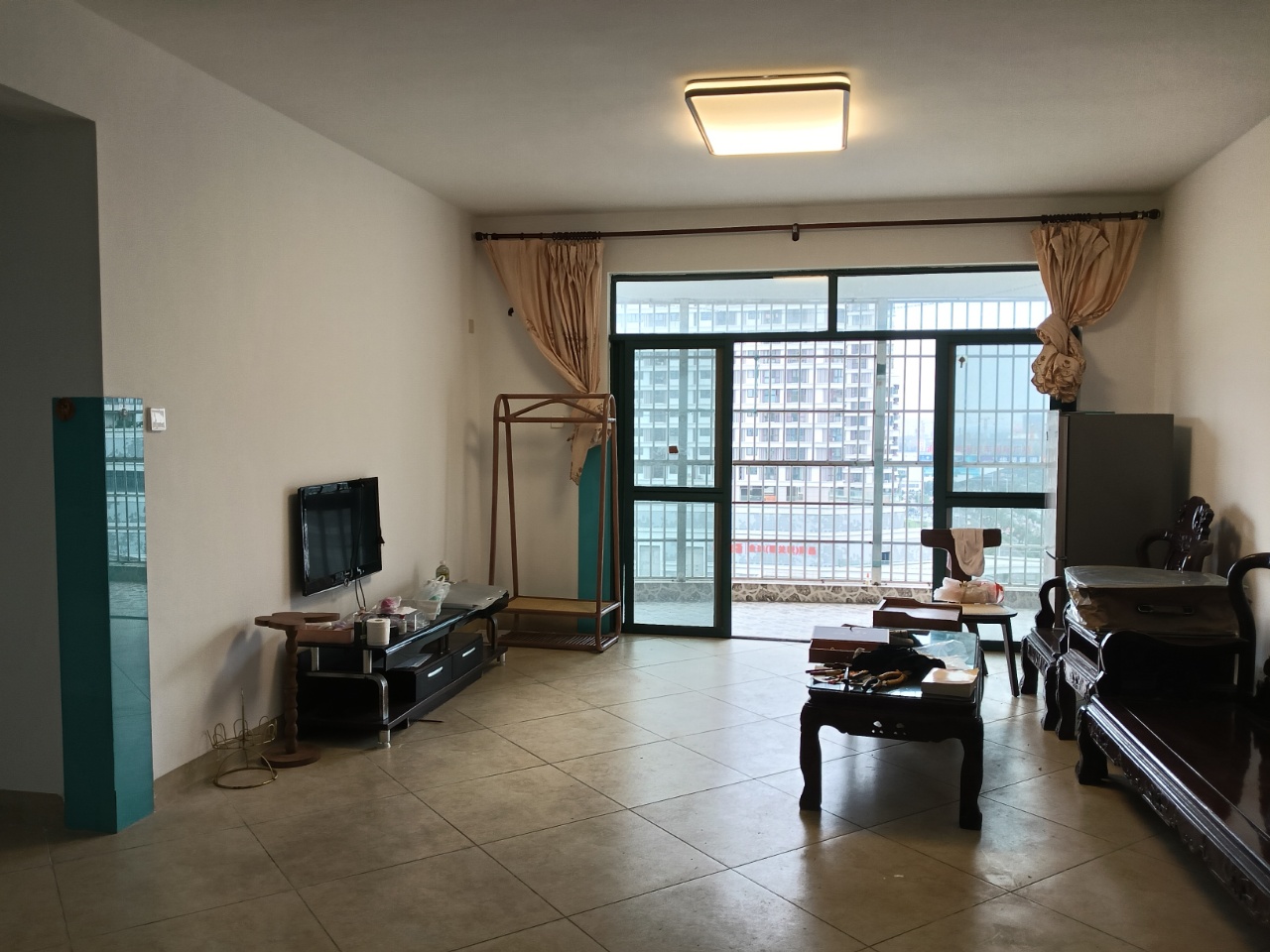 华荣府  3室2厅2卫    2680.0元/月