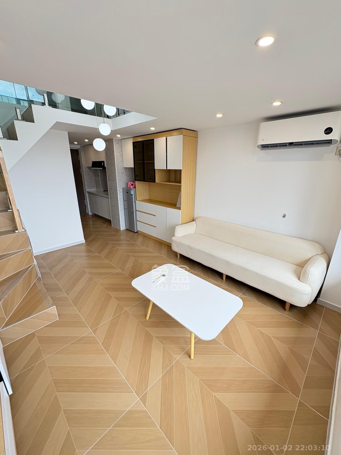 龙湖铂金岛  2室1厅1卫    2500.0元/月