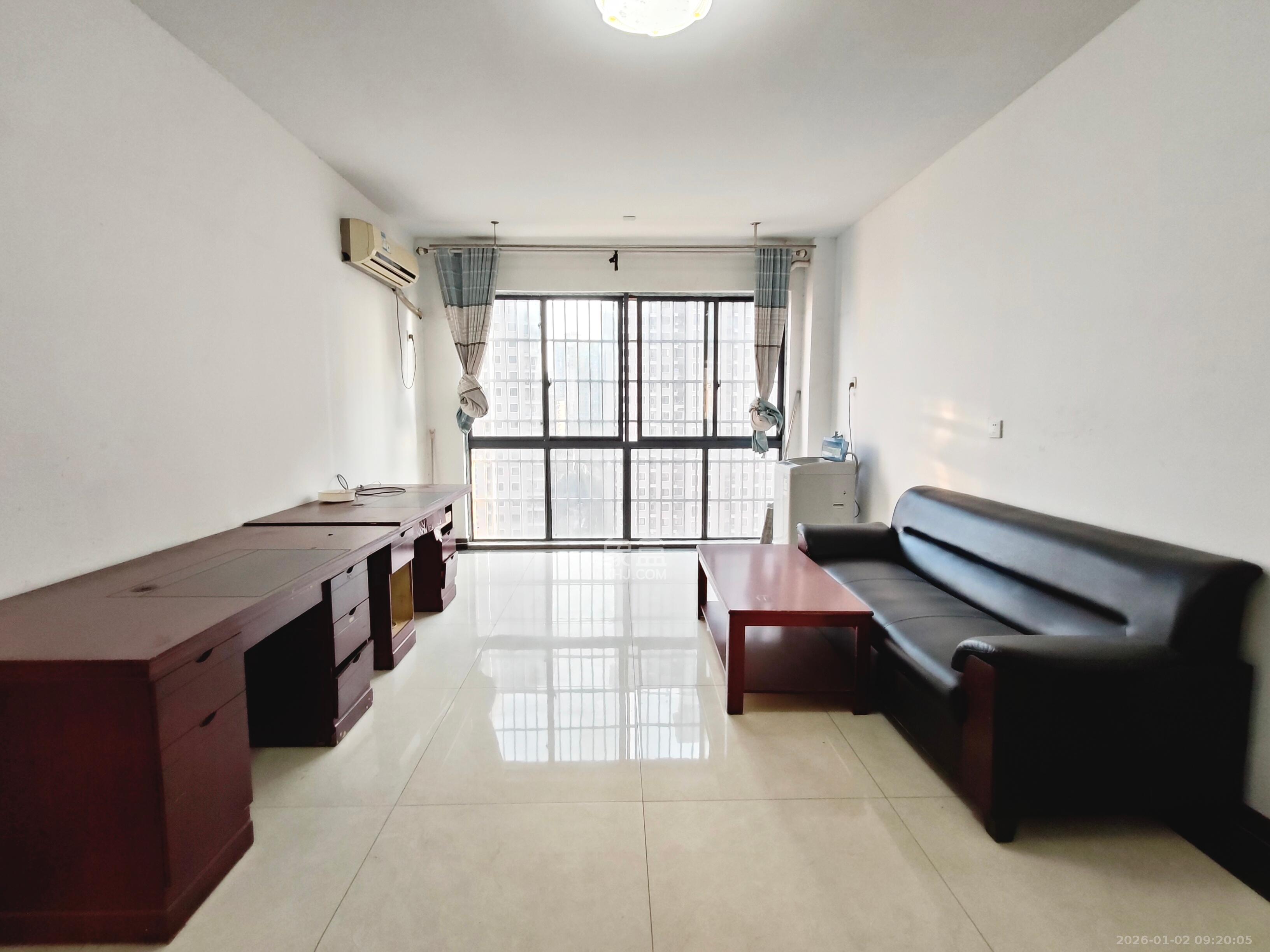 中欣楚天雅郡  3室2厅2卫    1900.0元/月