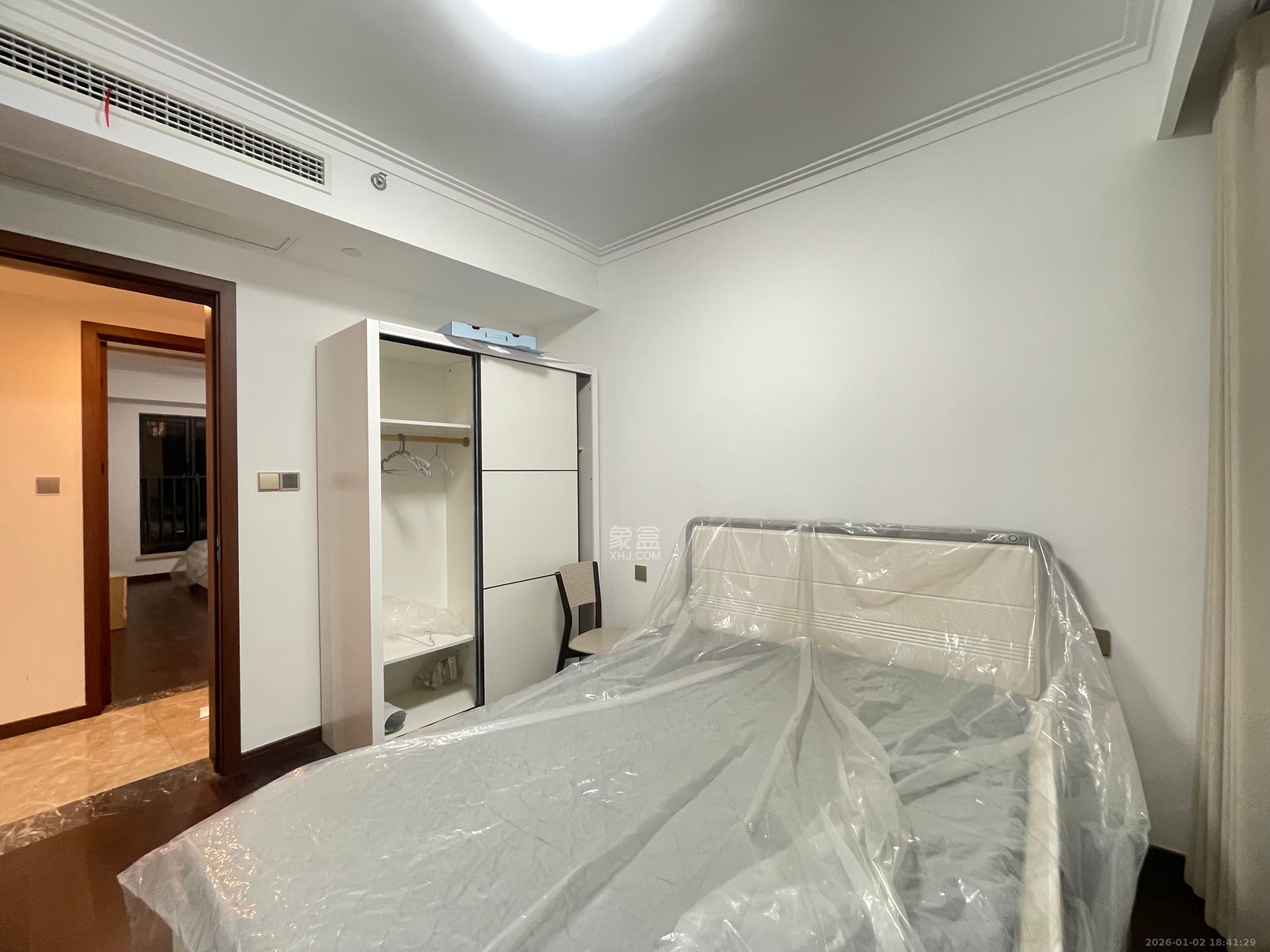 绿地长沙城际空间站（绿地新里佳苑）  4室2厅2卫    3400.0元/月