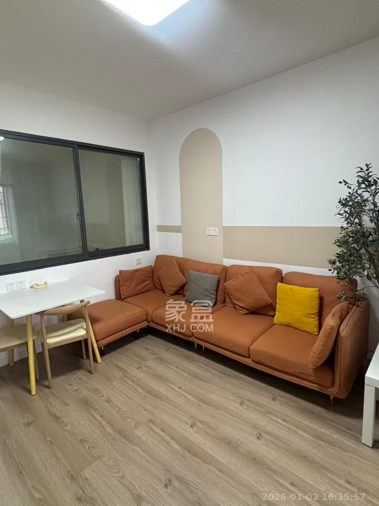 望兴景园二期（望兴西西里）  1室1厅1卫    1900.0元/月