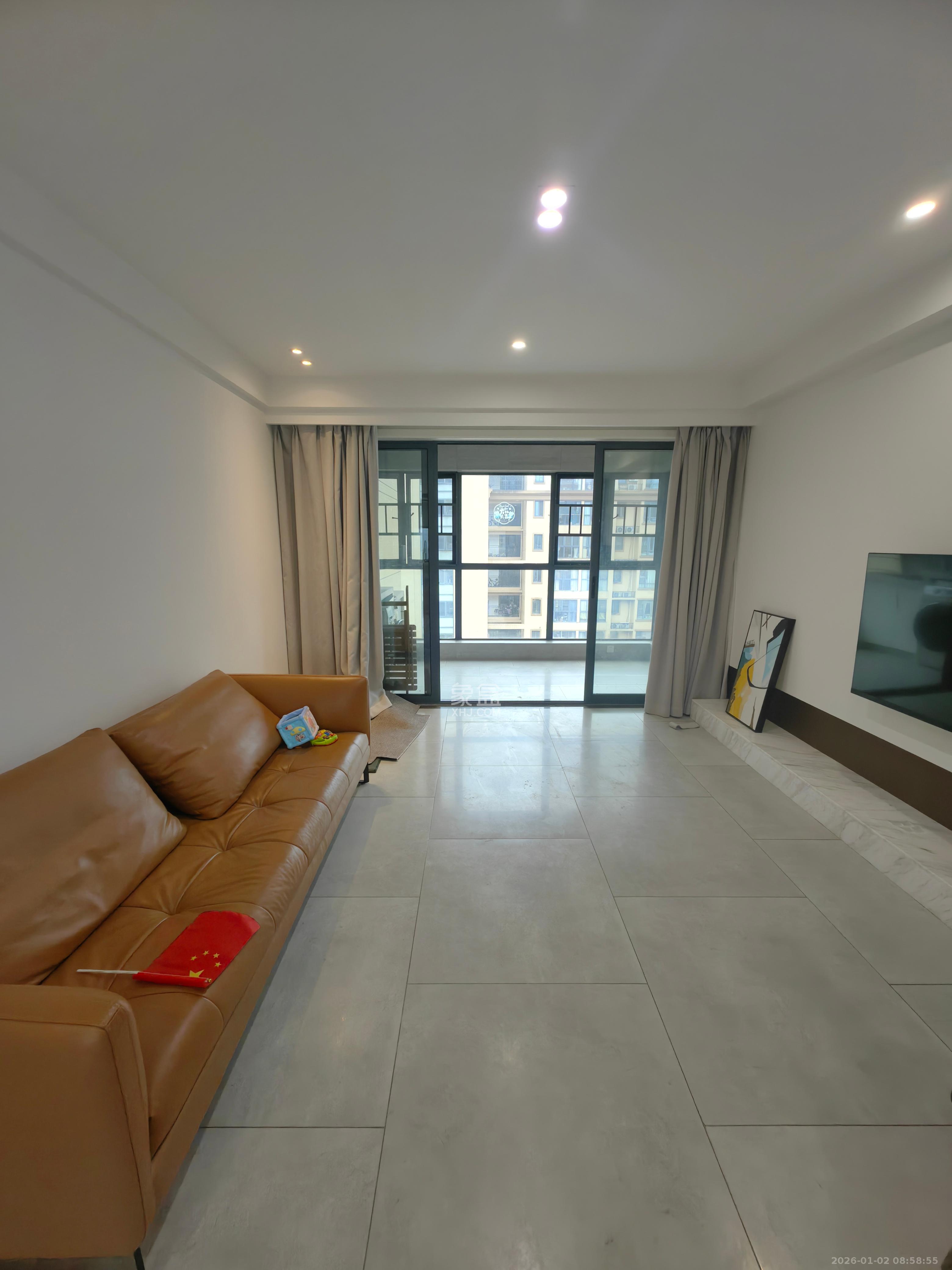 中建芙蓉嘉苑  4室2厅2卫    3000.0元/月