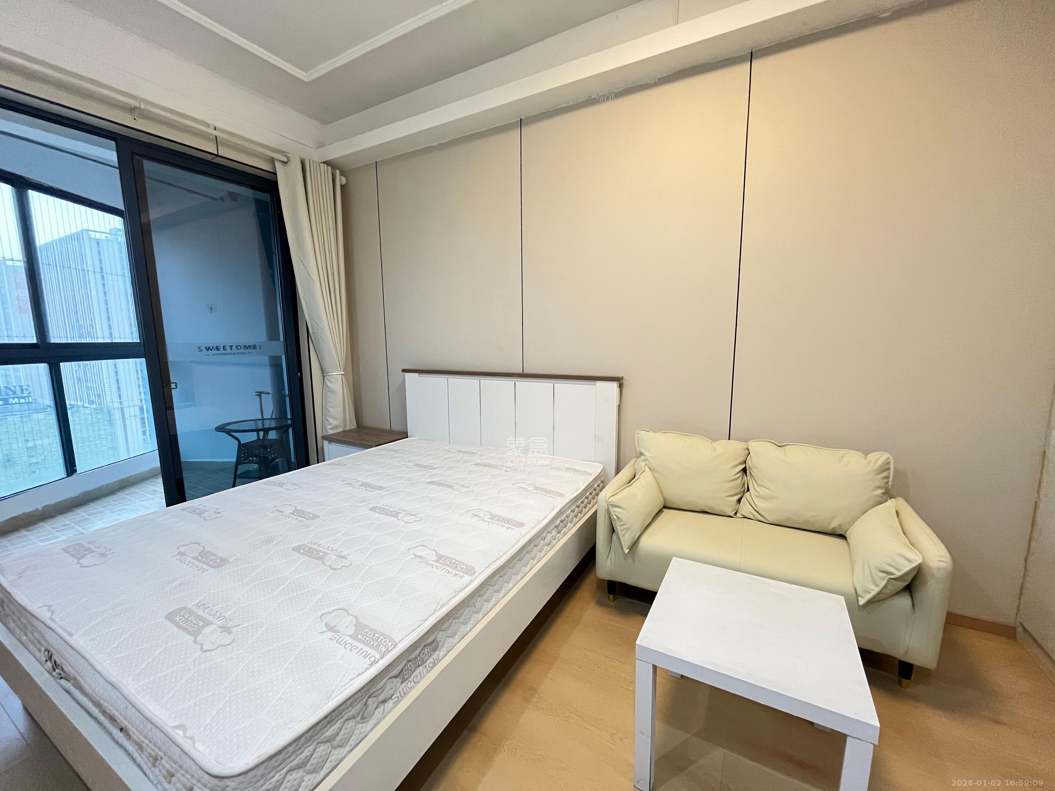 绿地中央广场  1室0厅1卫    1500.0元/月