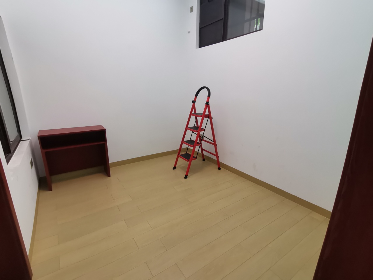 绿地海德公馆  2室2厅2卫    2000.0元/月