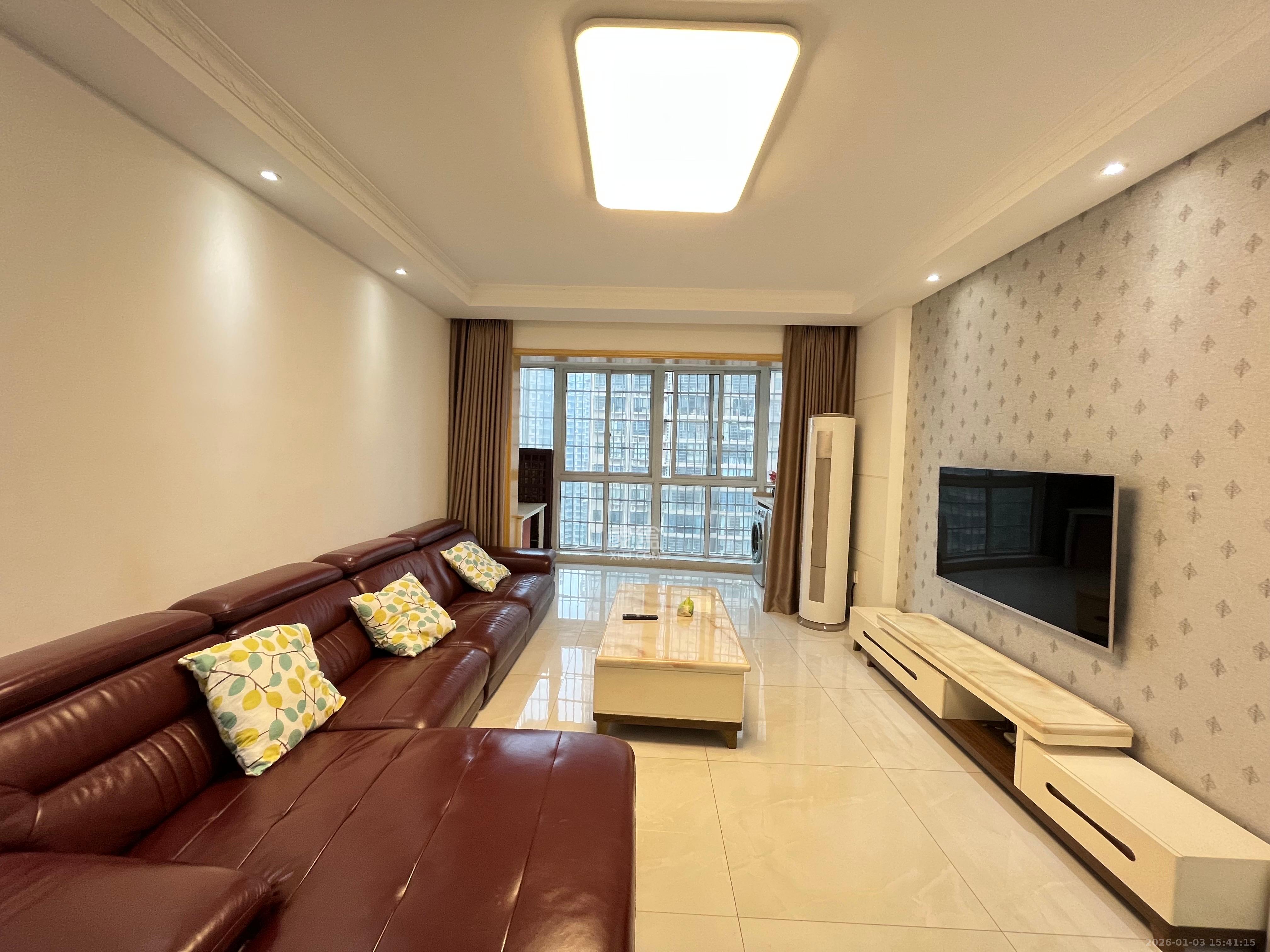 先锋东外滩  2室2厅1卫    2300.0元/月