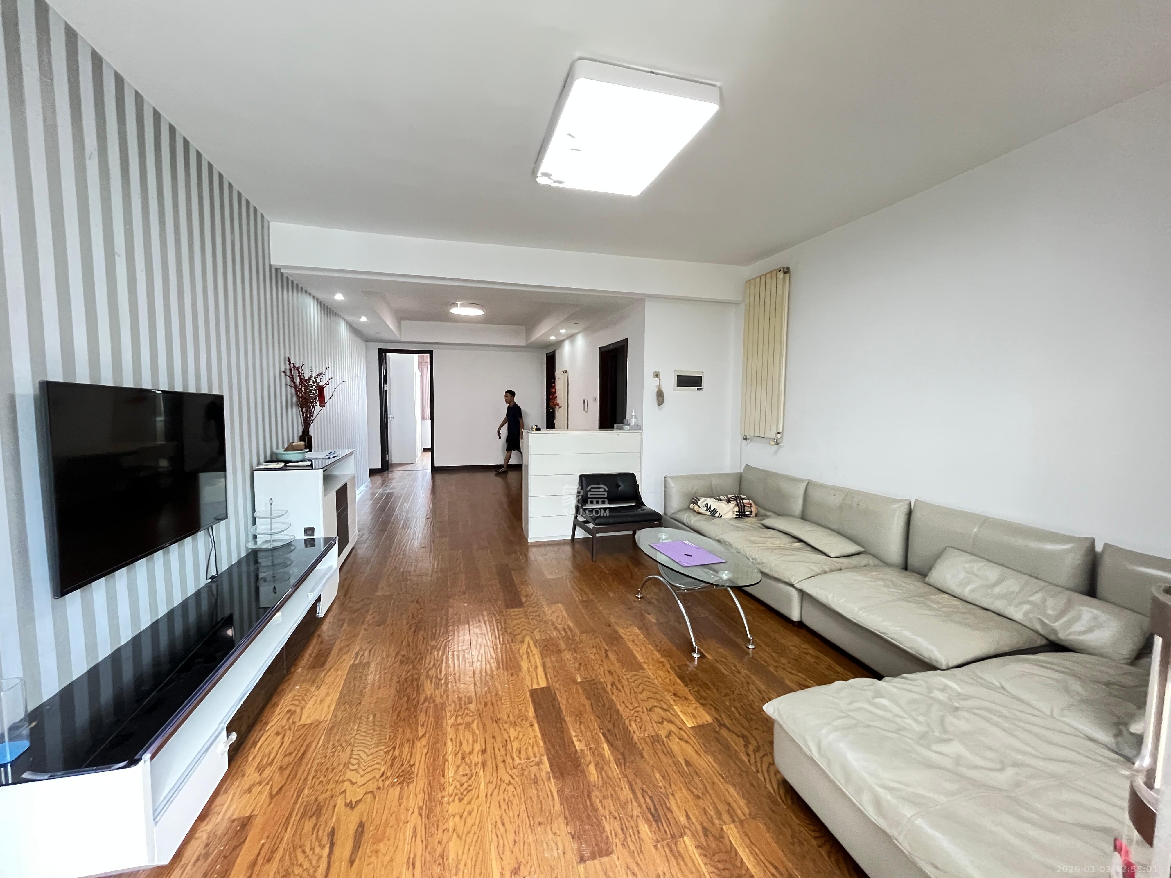 阳光100三期  3室2厅2卫    3000.0元/月