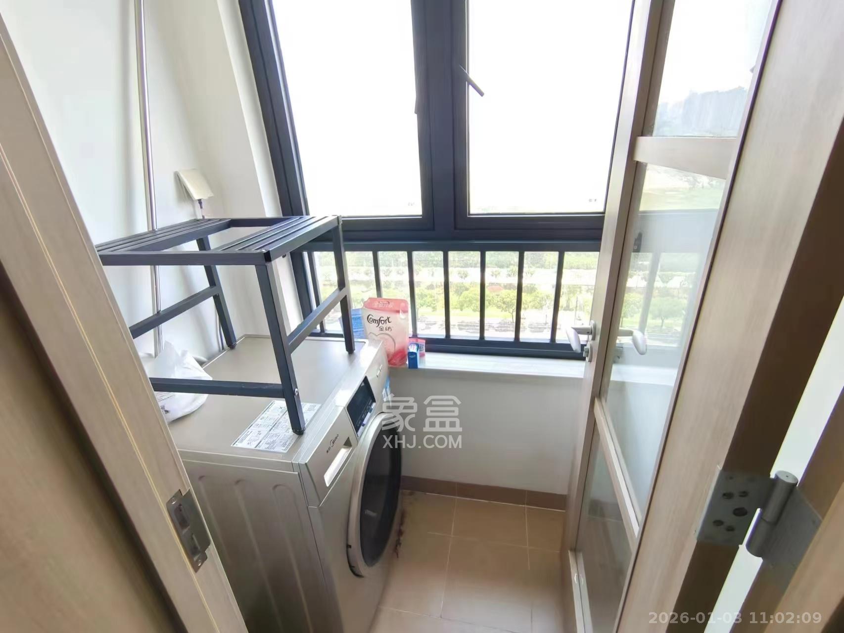 万科金域缇香  1室2厅1卫    2400.0元/月室内图