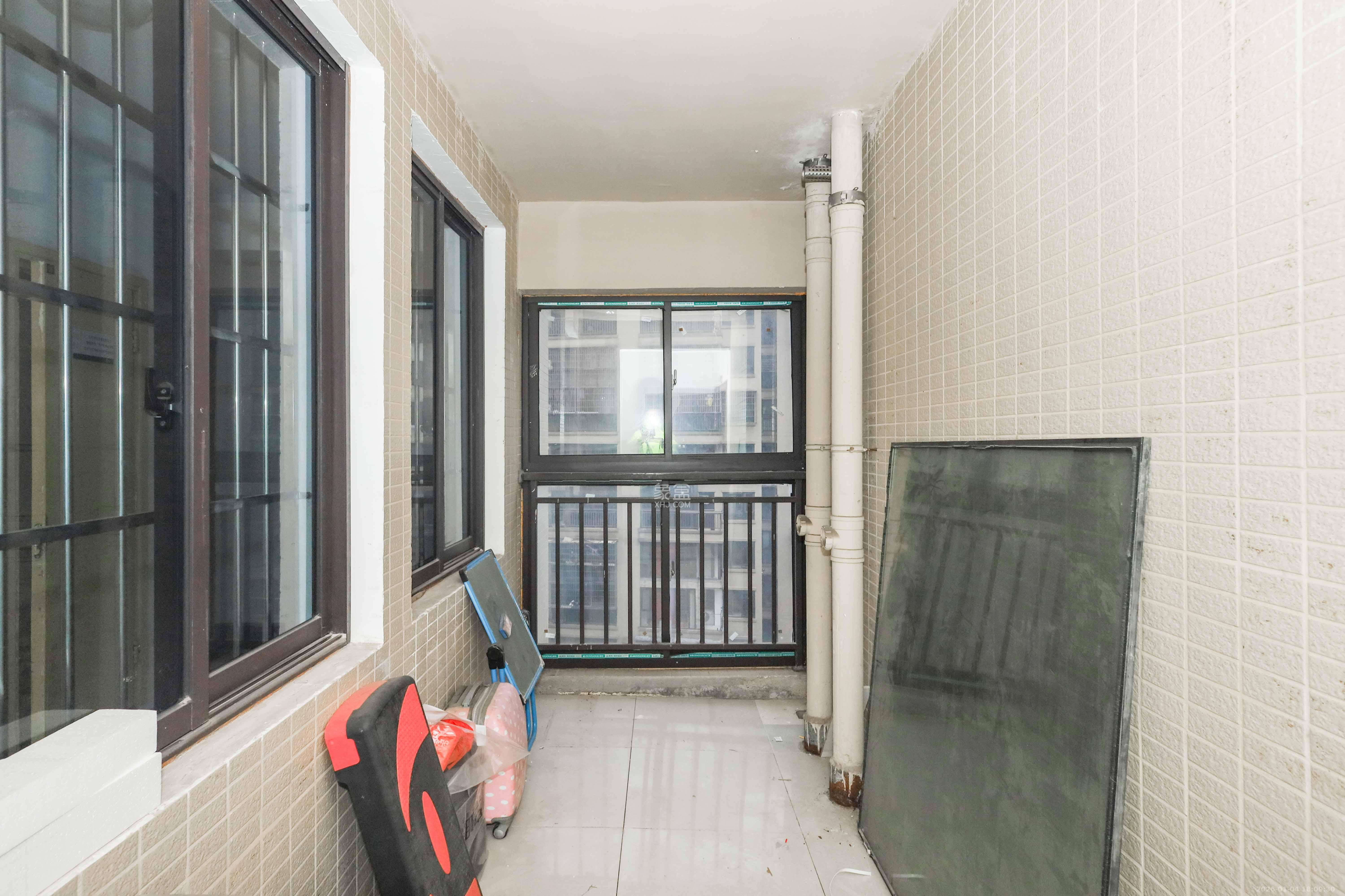 保利麓谷林语E区 3室2厅1卫 80.0万 保利麓谷林语E区 3室2厅1卫 80.0万其他