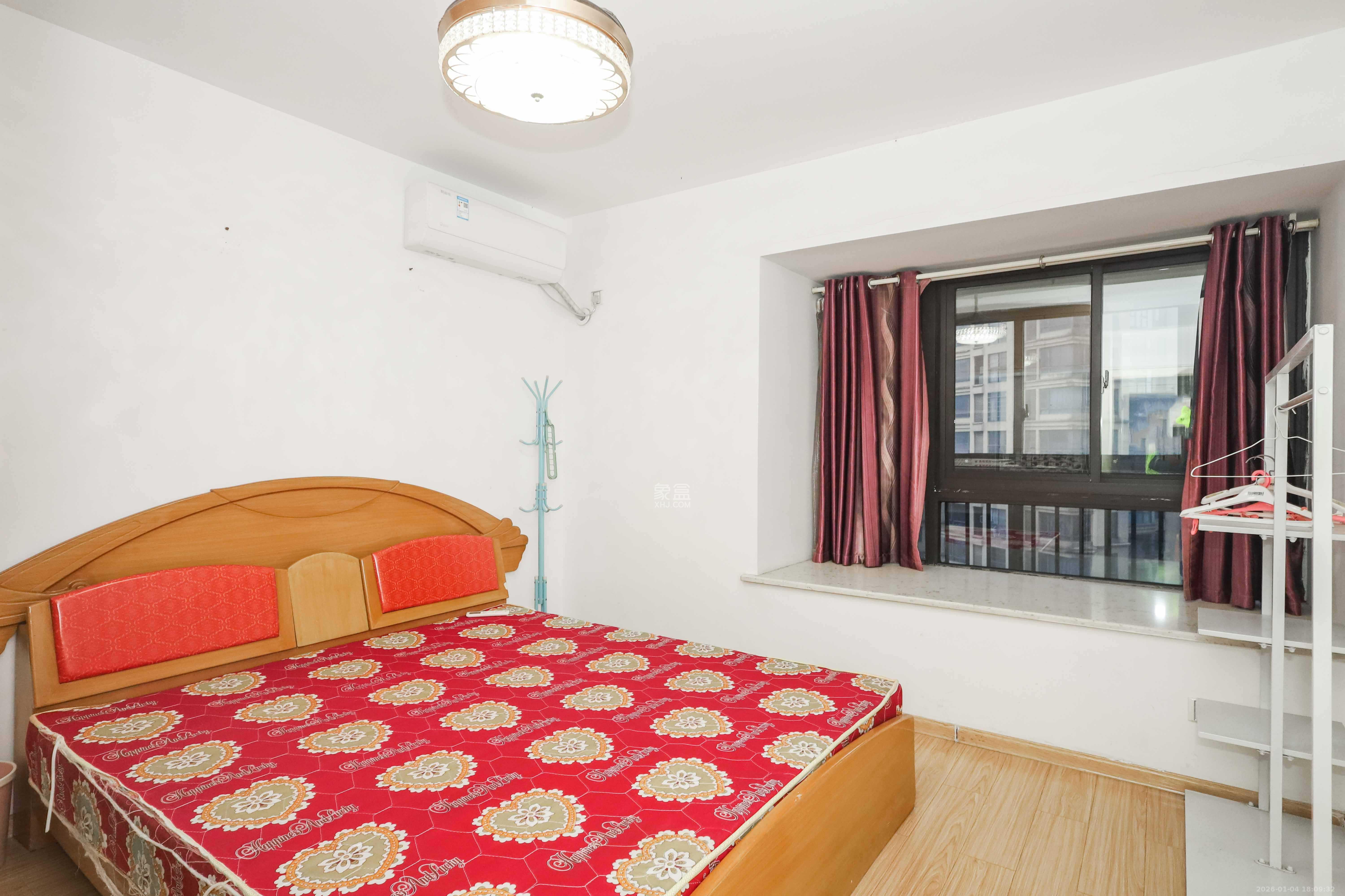 保利麓谷林语E区 3室2厅1卫 80.0万 保利麓谷林语E区 3室2厅1卫 80.0万卧室