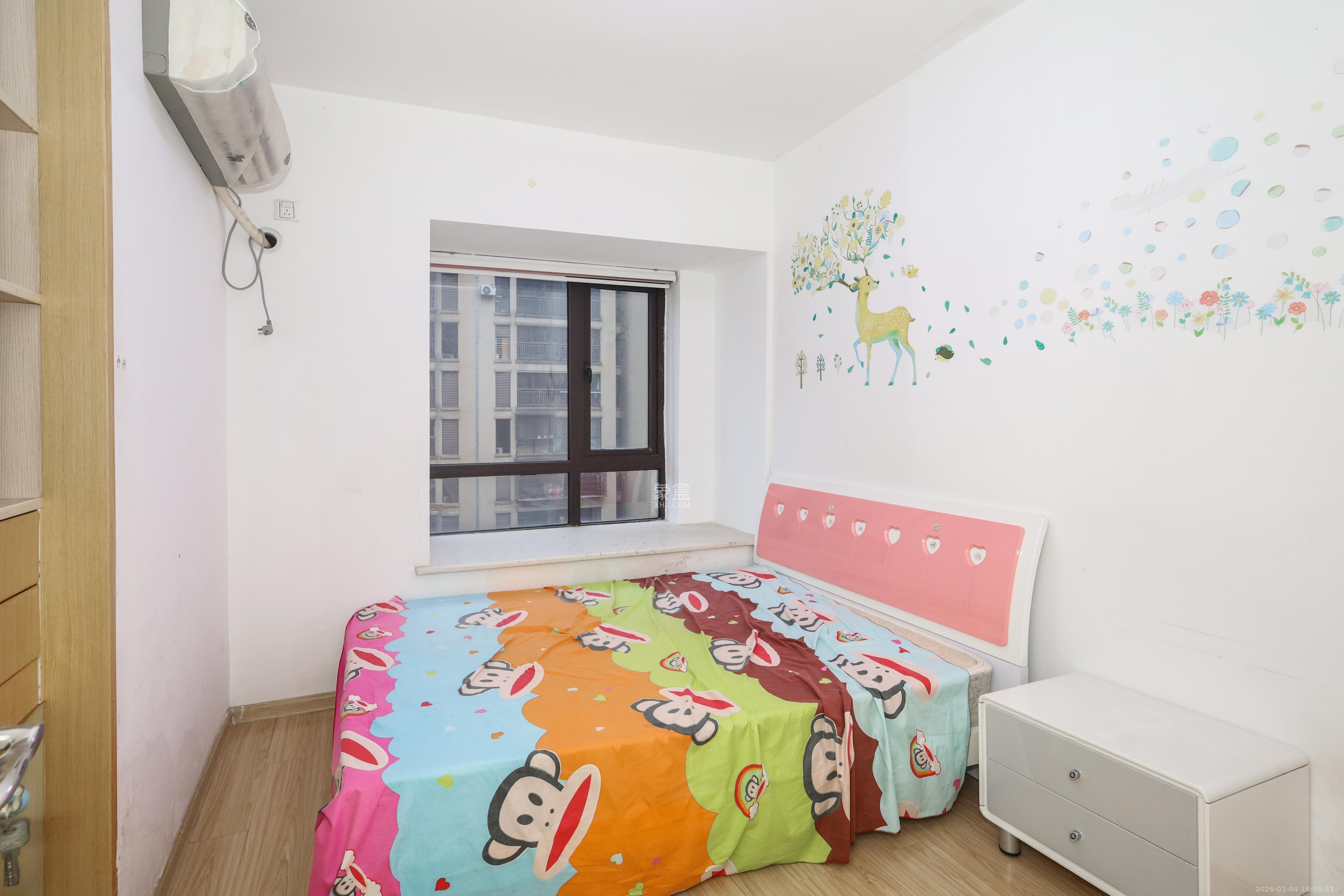 保利麓谷林语E区 3室2厅1卫 80.0万 保利麓谷林语E区 3室2厅1卫 80.0万卧室