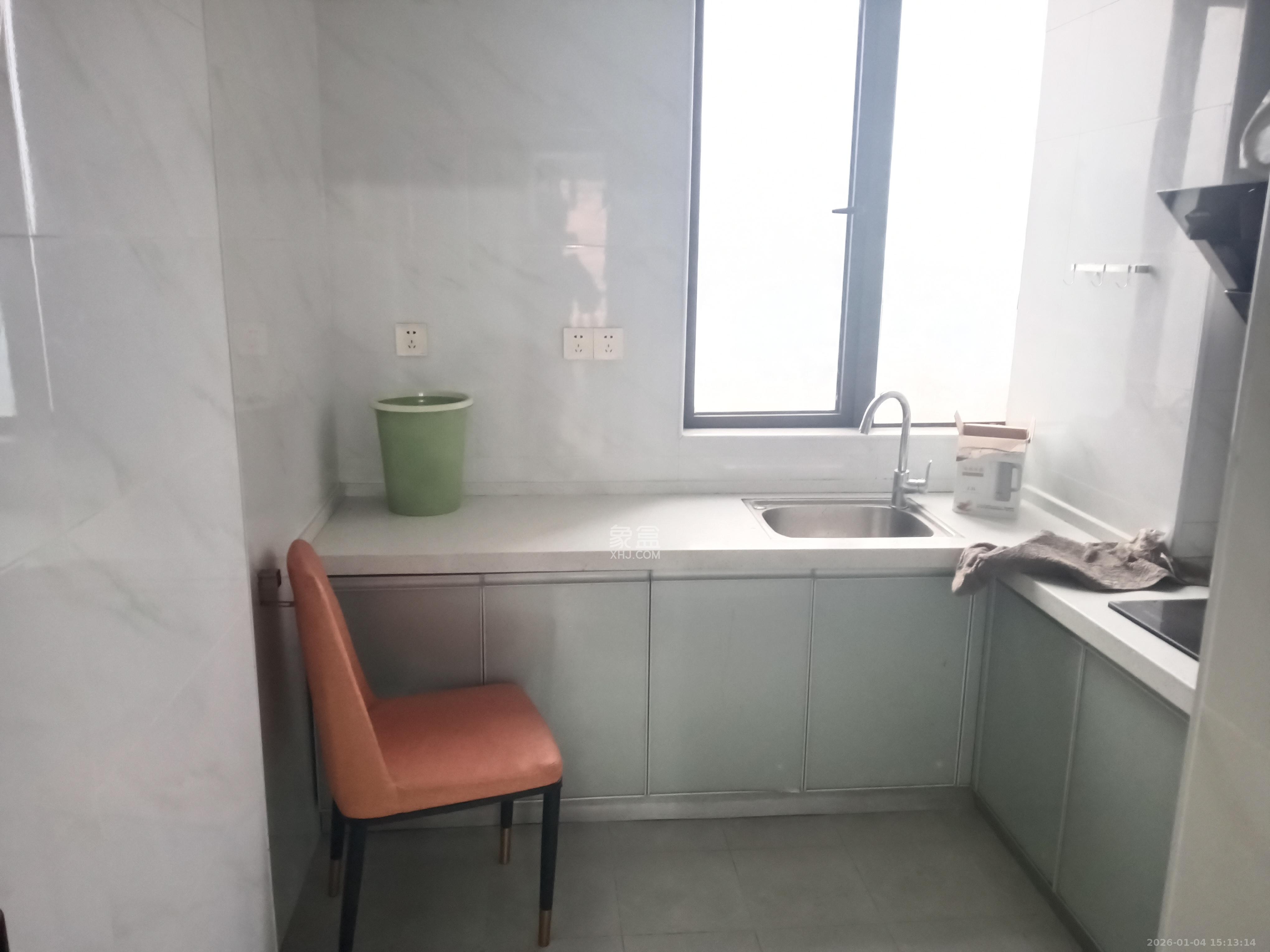 湘水郡（兴旺小爱同学）  3室2厅2卫    2000.0元/月