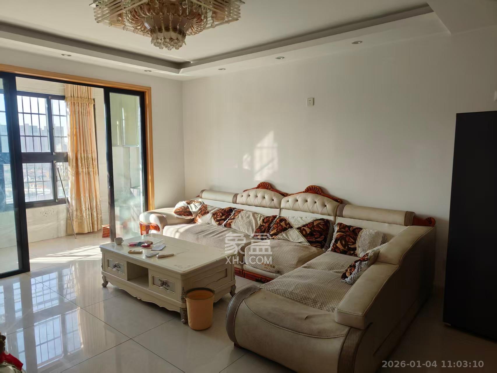 新城国际花都  3室2厅2卫    1600.0元/月