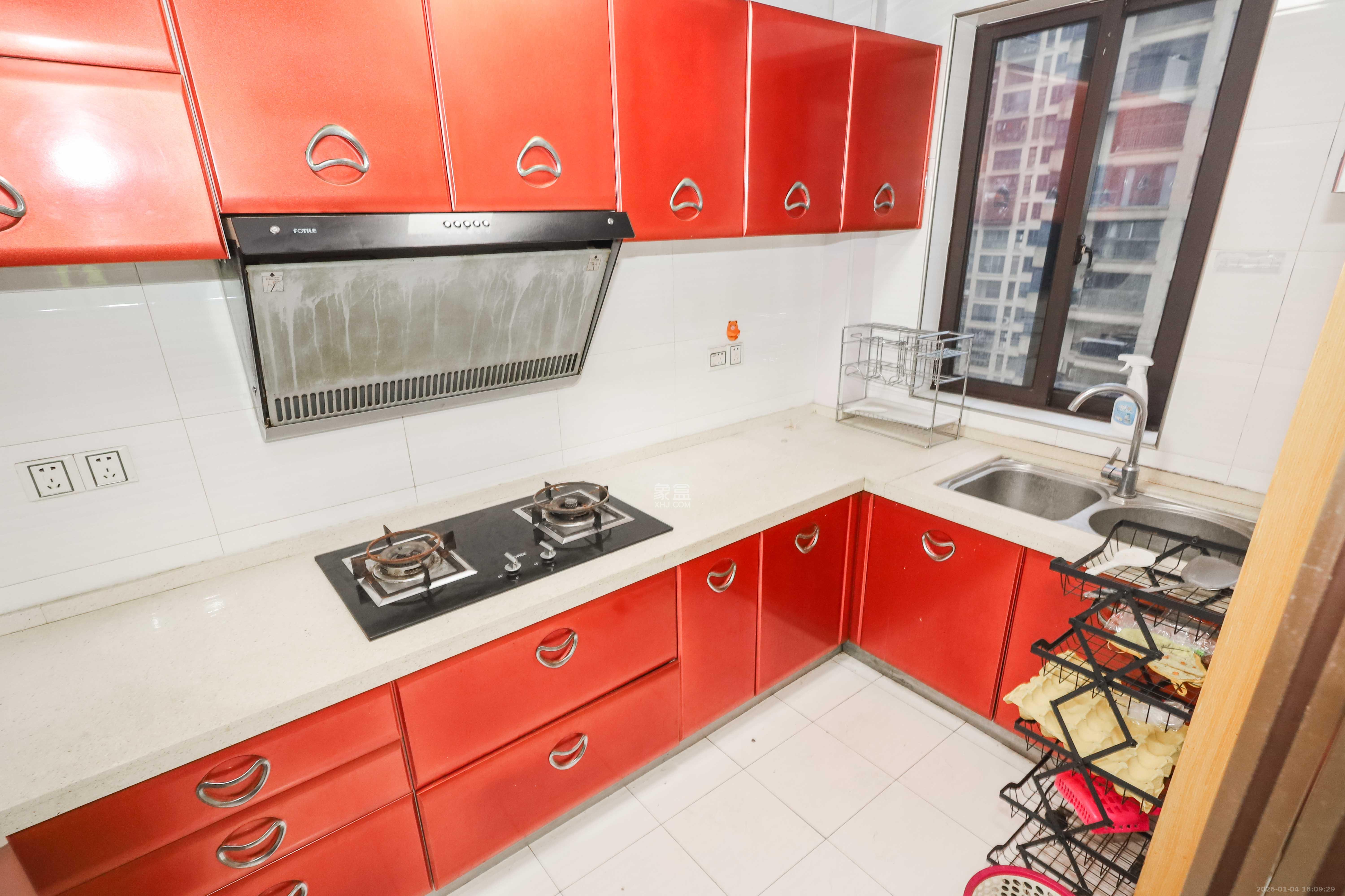 保利麓谷林语E区 3室2厅1卫 80.0万 保利麓谷林语E区 3室2厅1卫 80.0万厨房