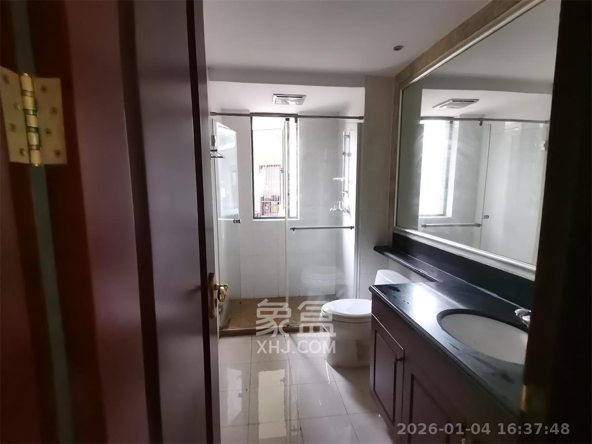 恒大城  3室2厅2卫    1800.0元/月