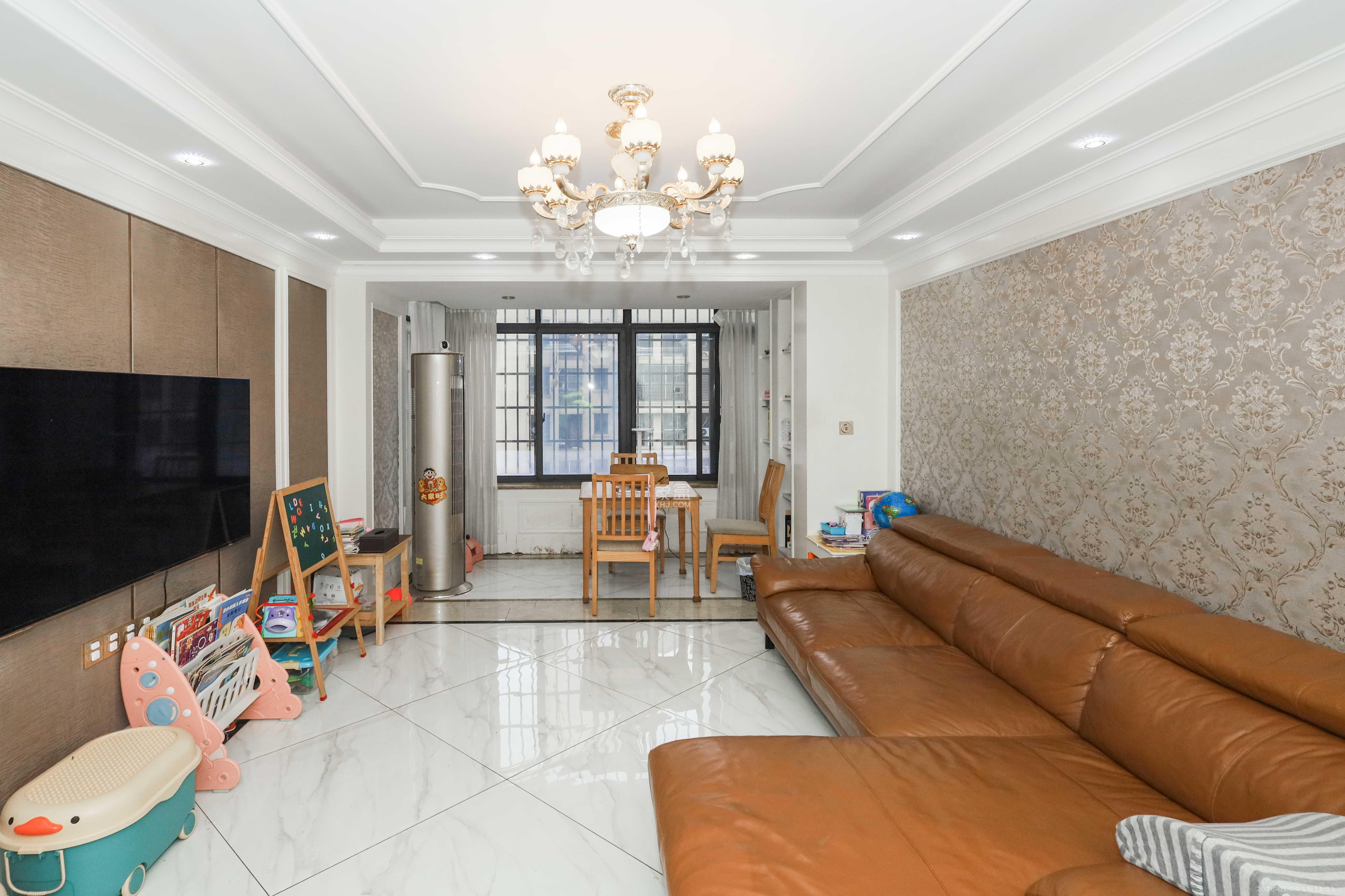 保利麓谷林语E区  4室2厅2卫    92.0万