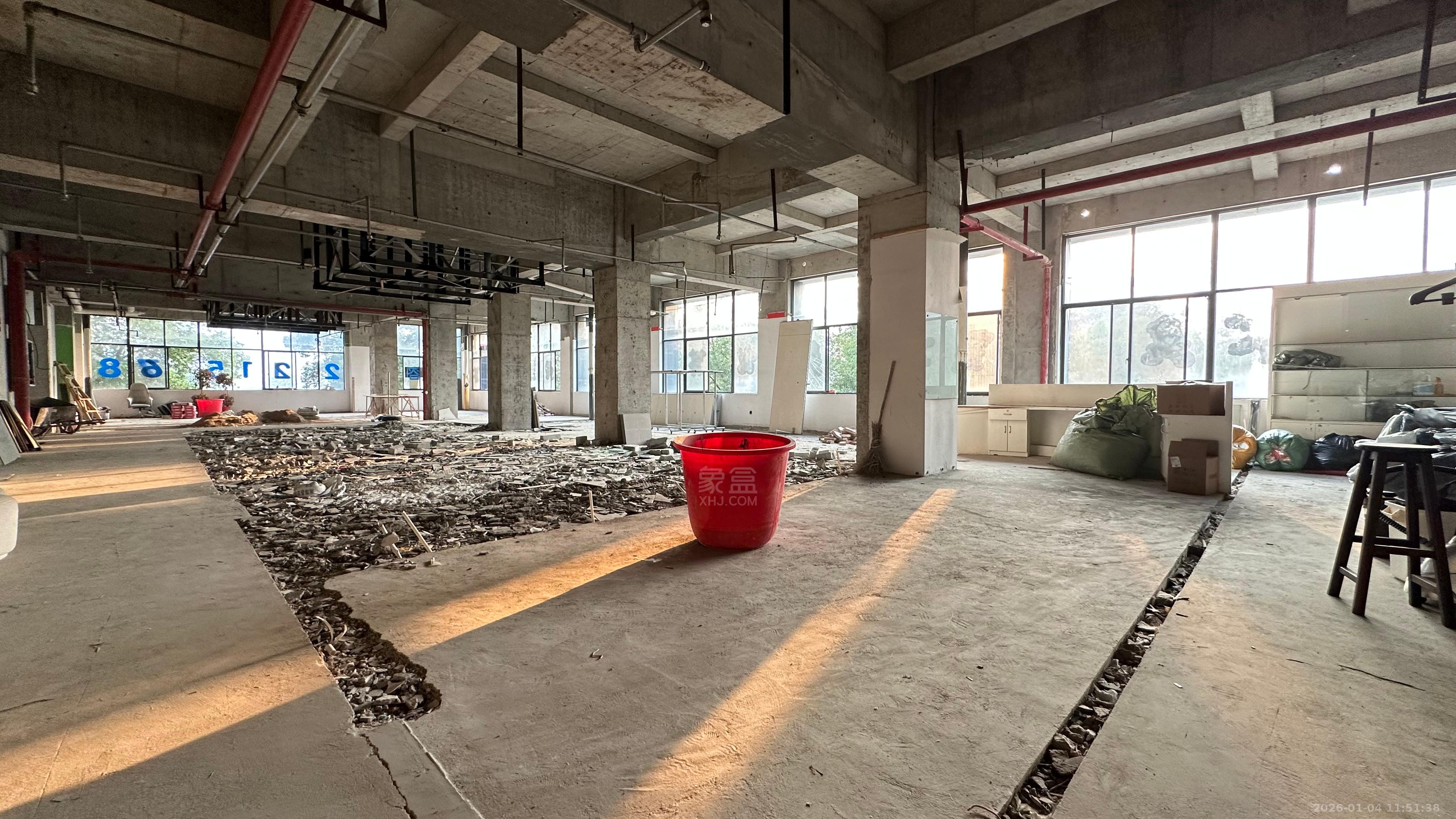 水岸春天   550.0㎡      8250.0元/月室内图