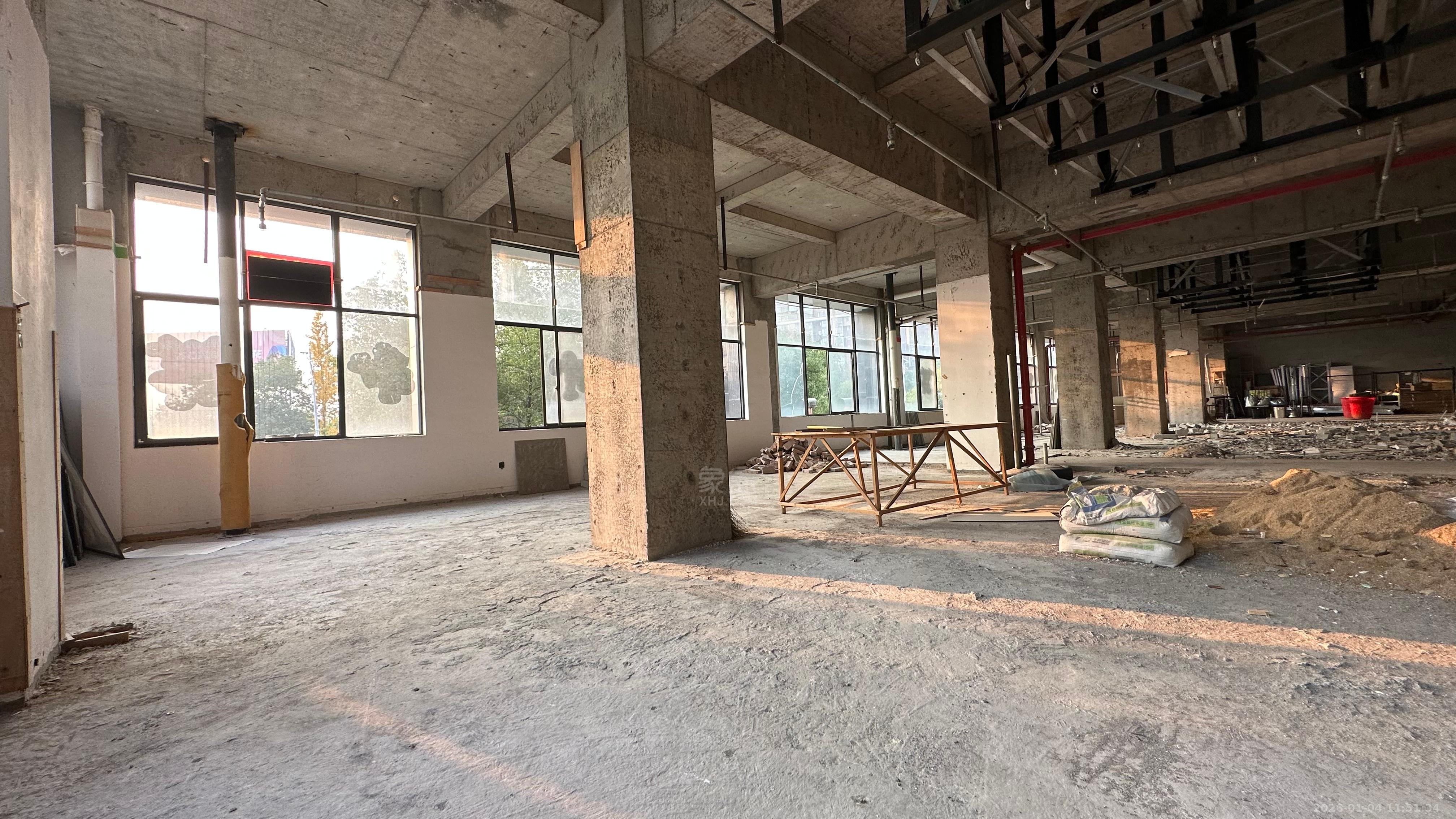 水岸春天   550.0㎡      8250.0元/月室内图