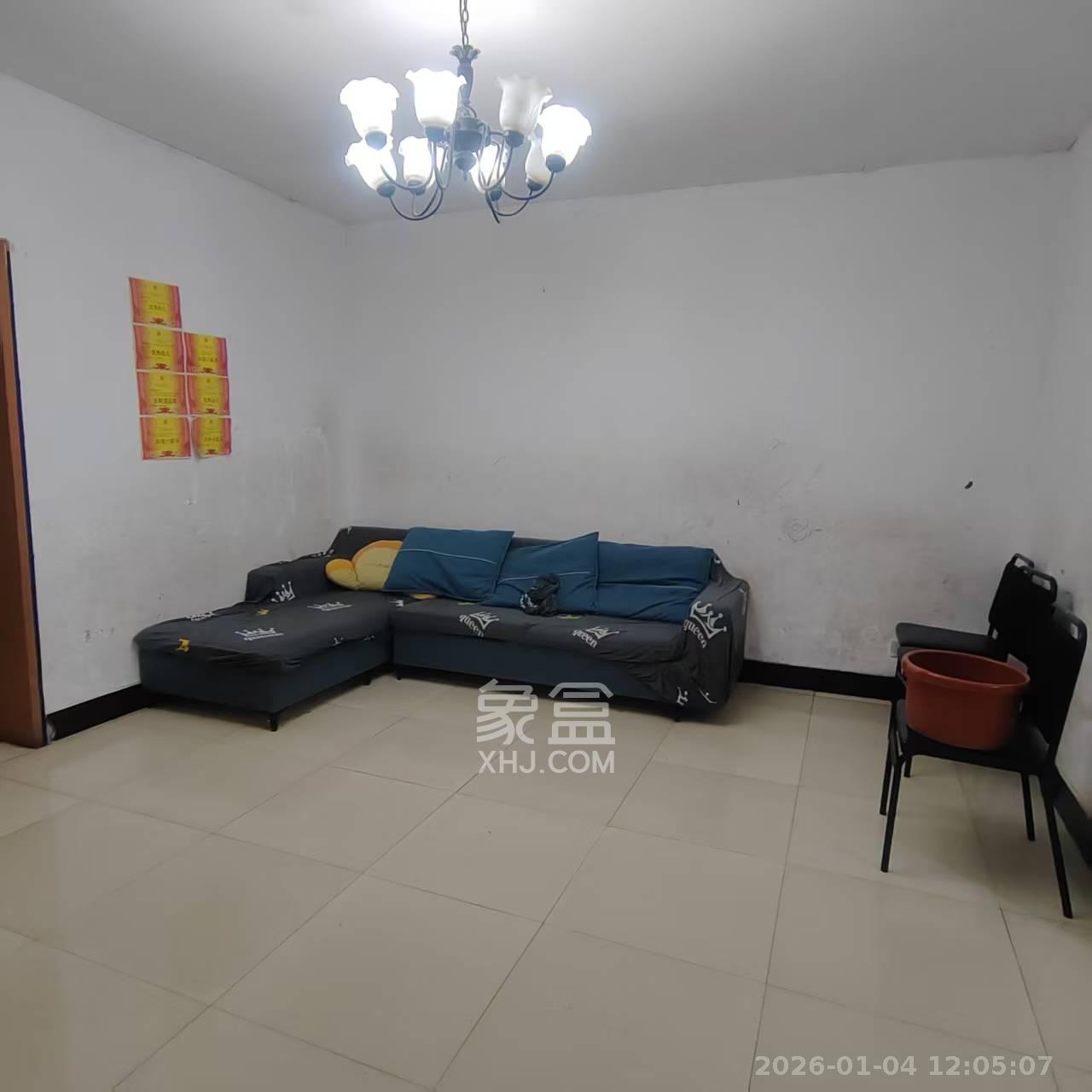 中南汽车世界  2室2厅1卫    1200.0元/月