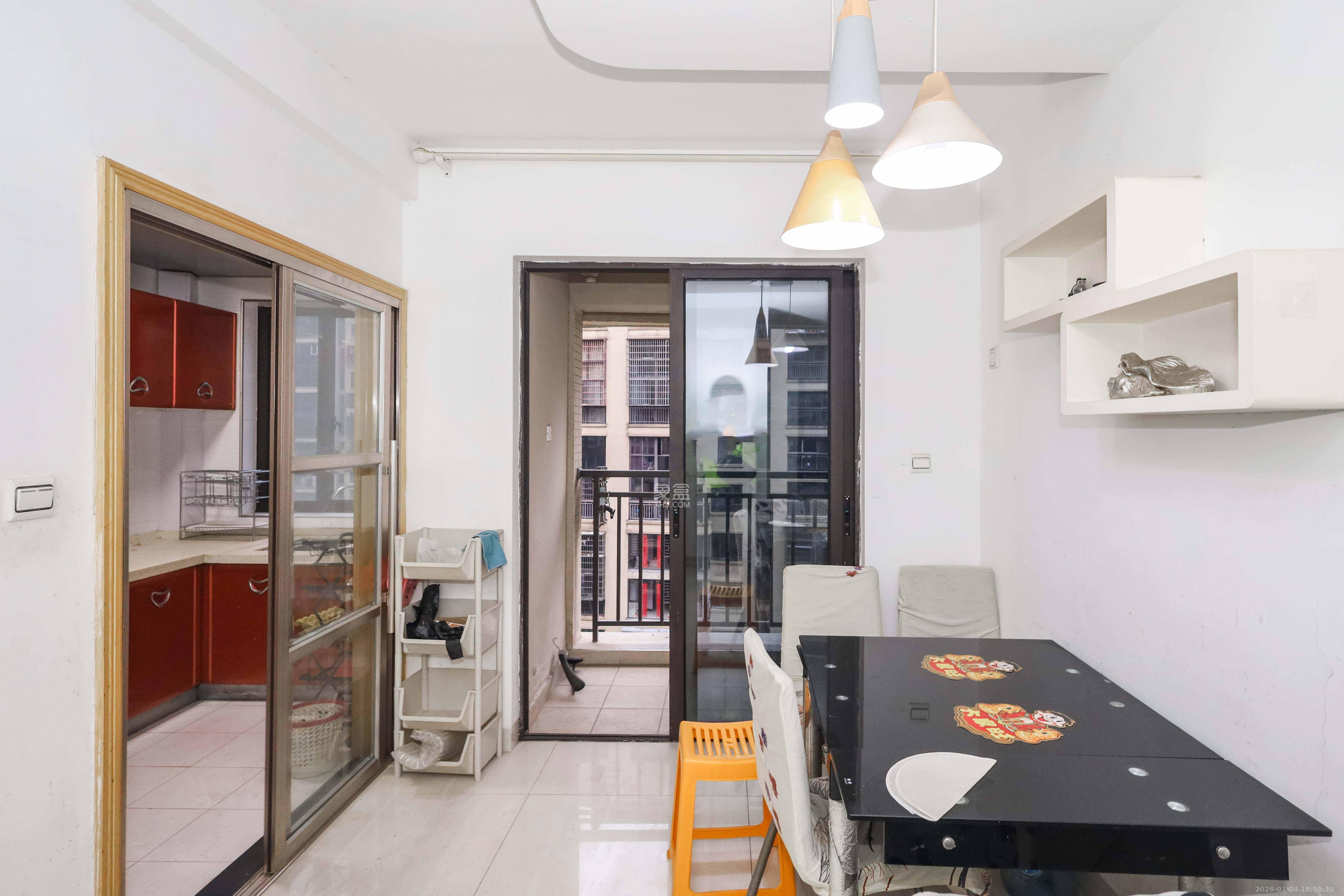 保利麓谷林语E区 3室2厅1卫 80.0万 保利麓谷林语E区 3室2厅1卫 80.0万客厅