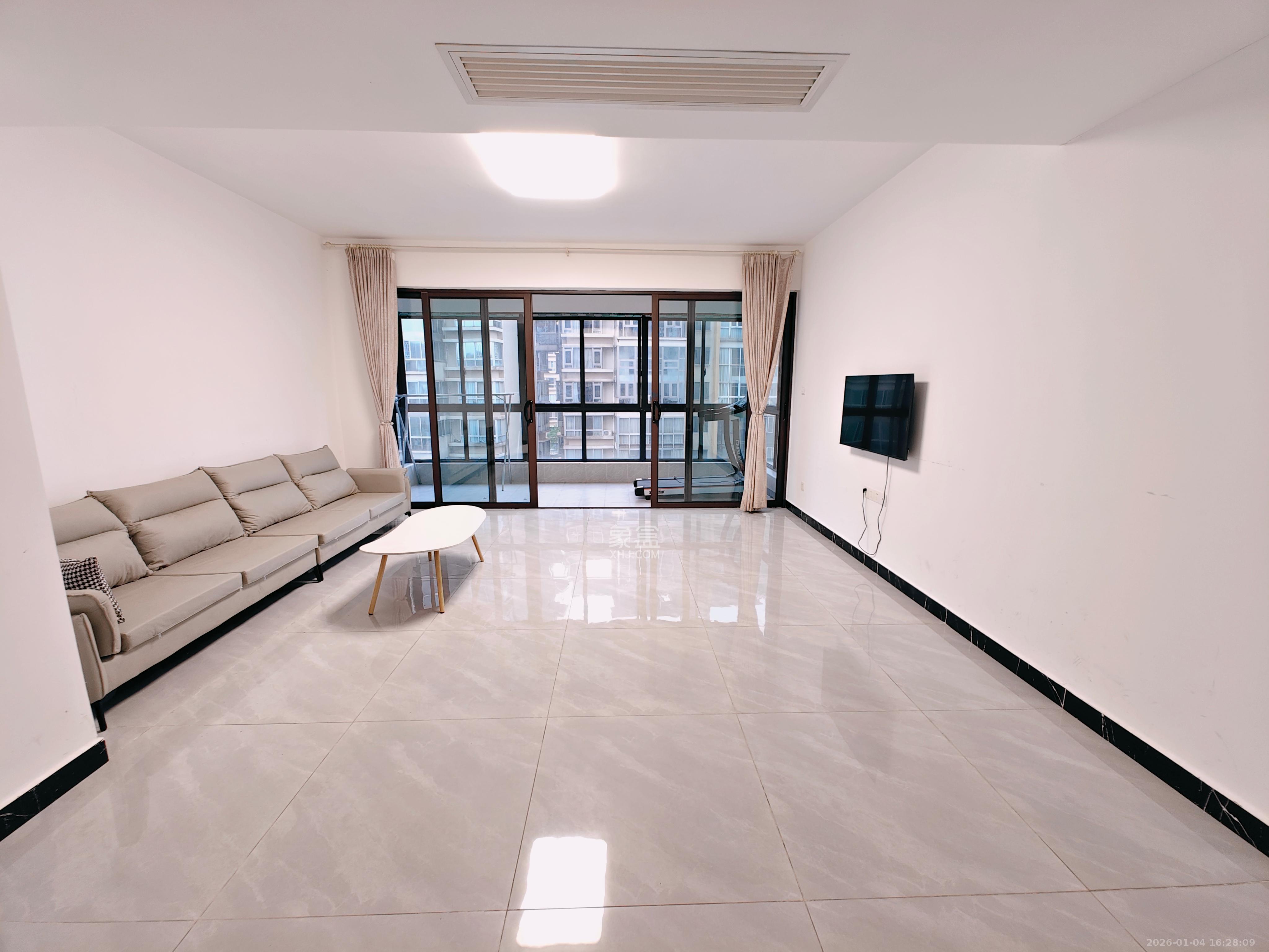 天一康园(湖南电力科技园)  4室2厅2卫    4500.0元/月