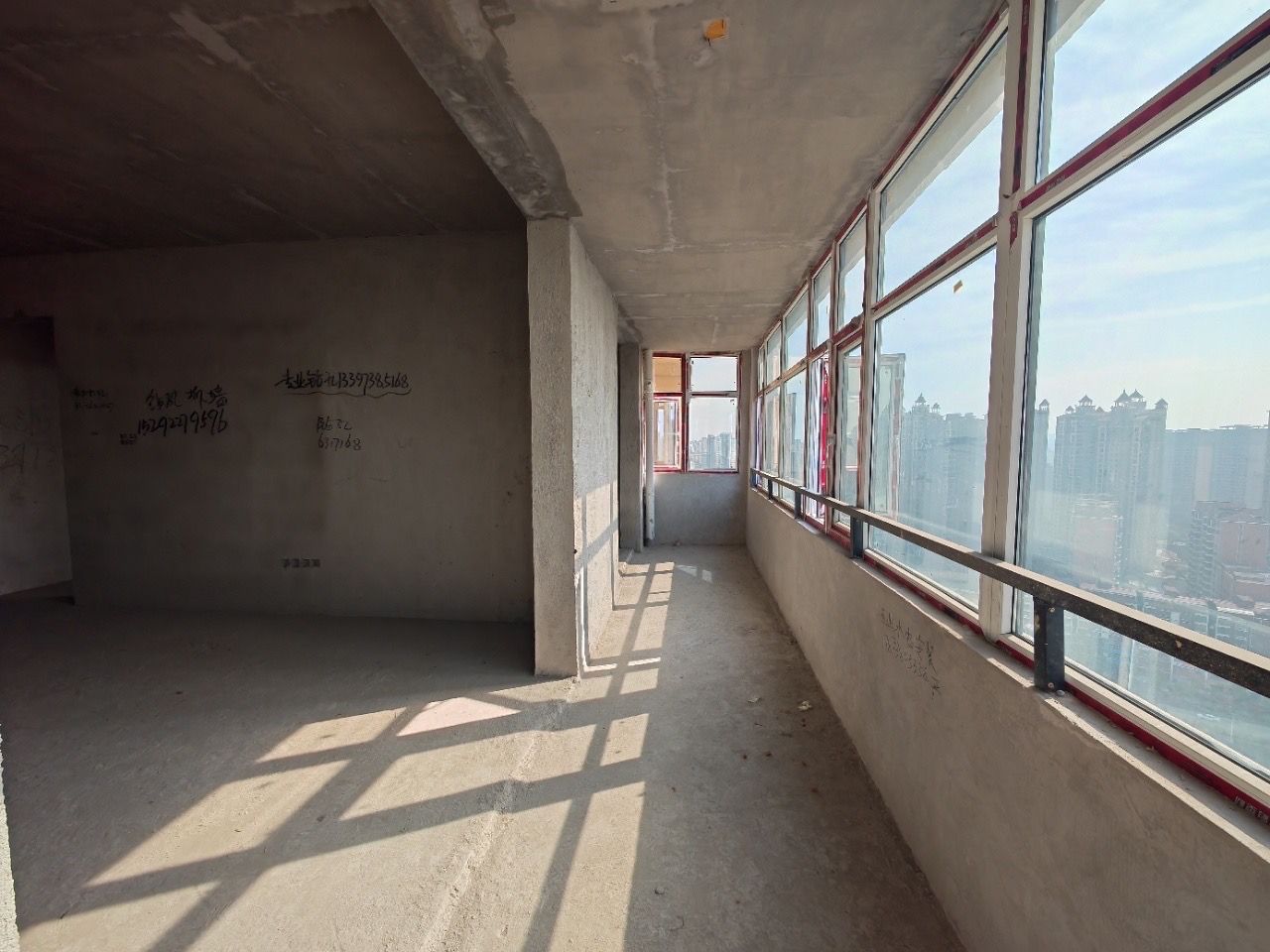 三星华厦  4室2厅2卫    75.0万