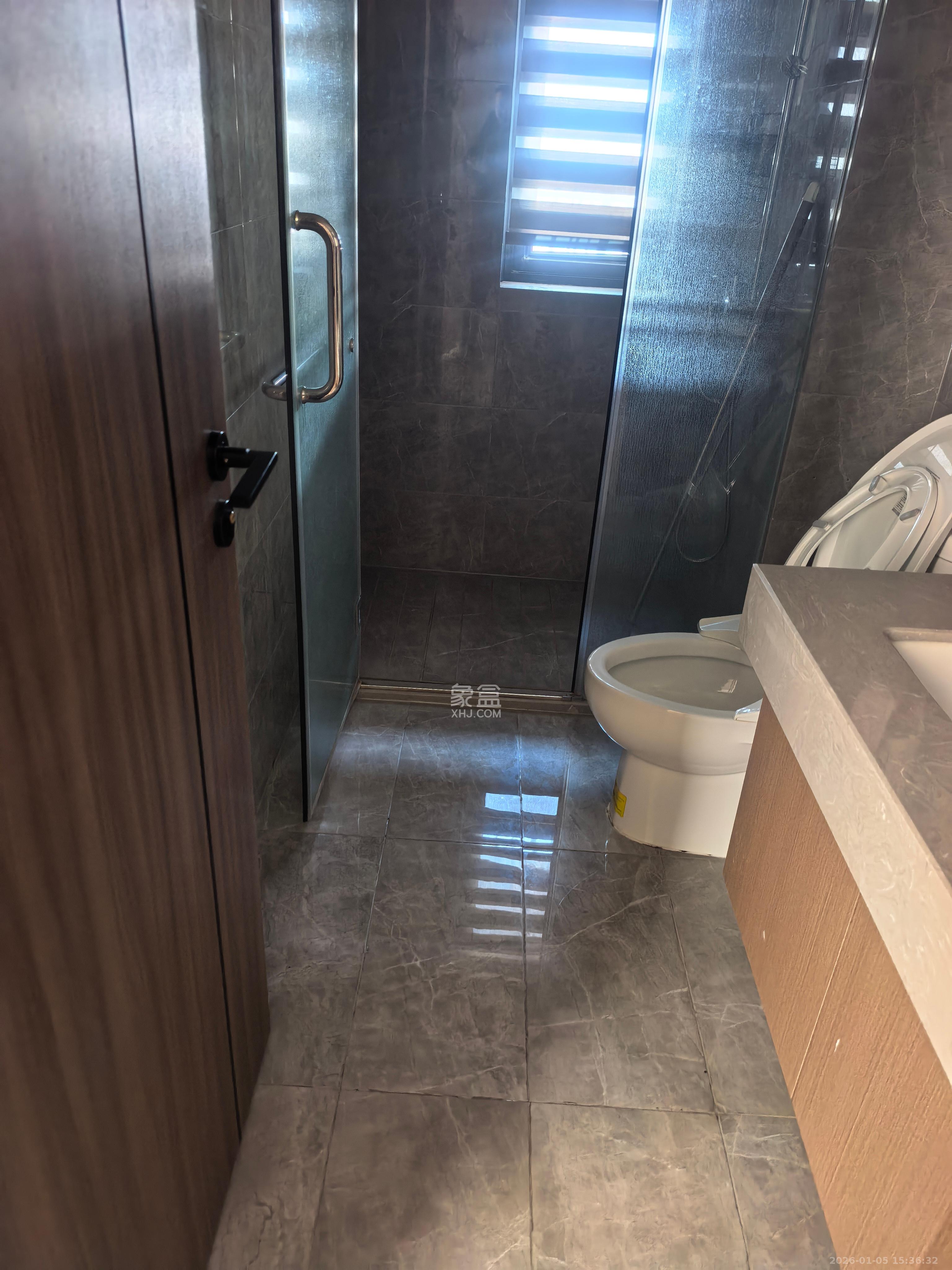 卓越洋湖晴翠  3室2厅2卫    3400.0元/月