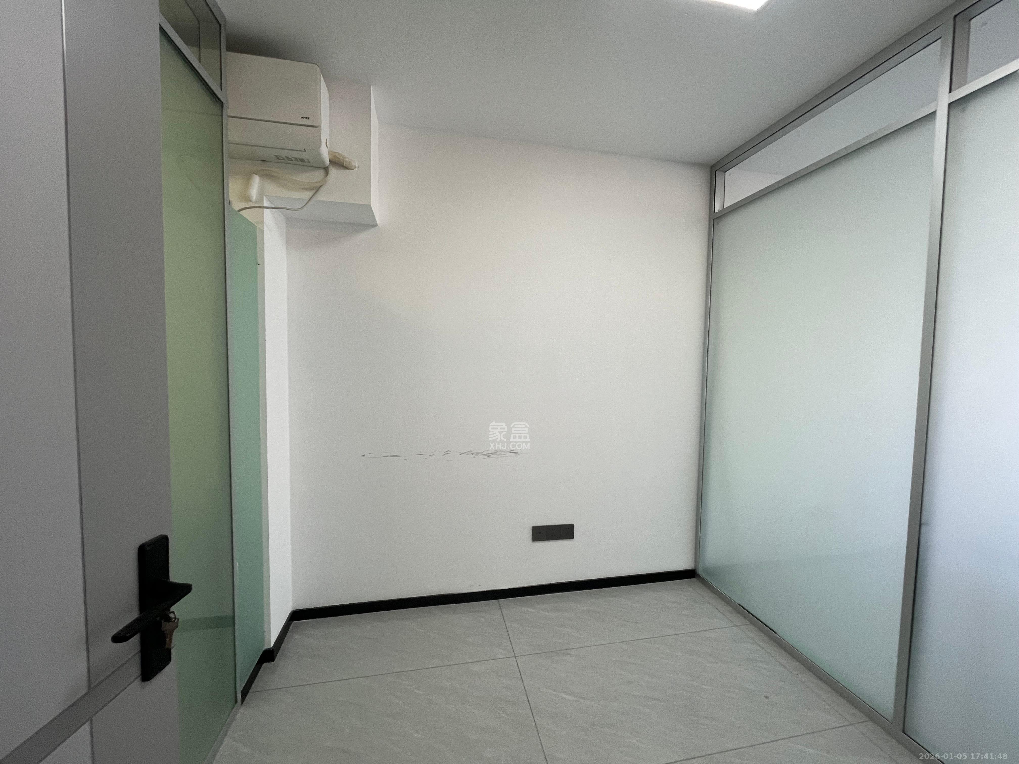 明发国际城   100.0㎡      4000.0元/月室内图