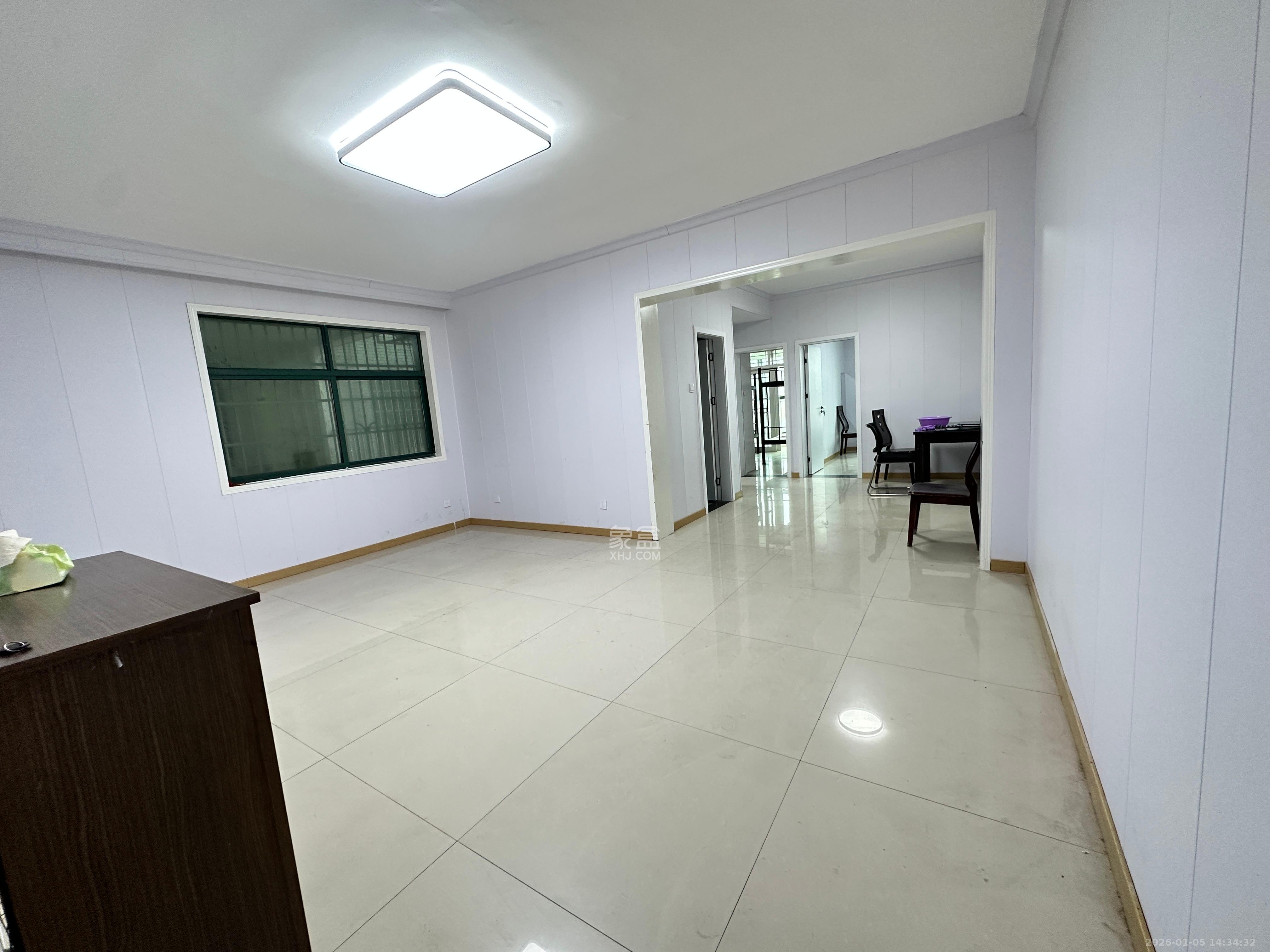 高桥财富大厦  2室2厅1卫    1800.0元/月