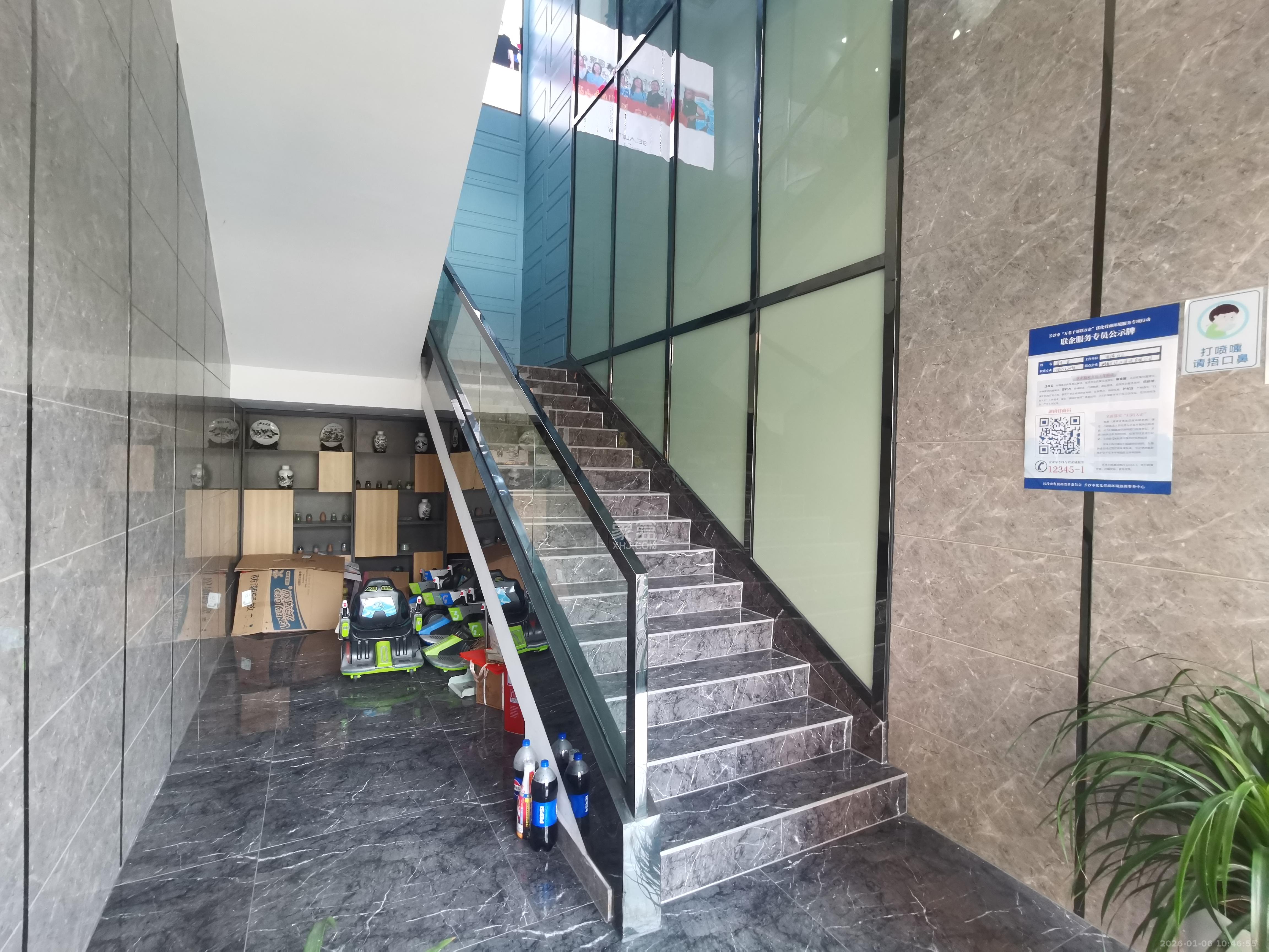 三一街区   400.0㎡      20000.0元/月