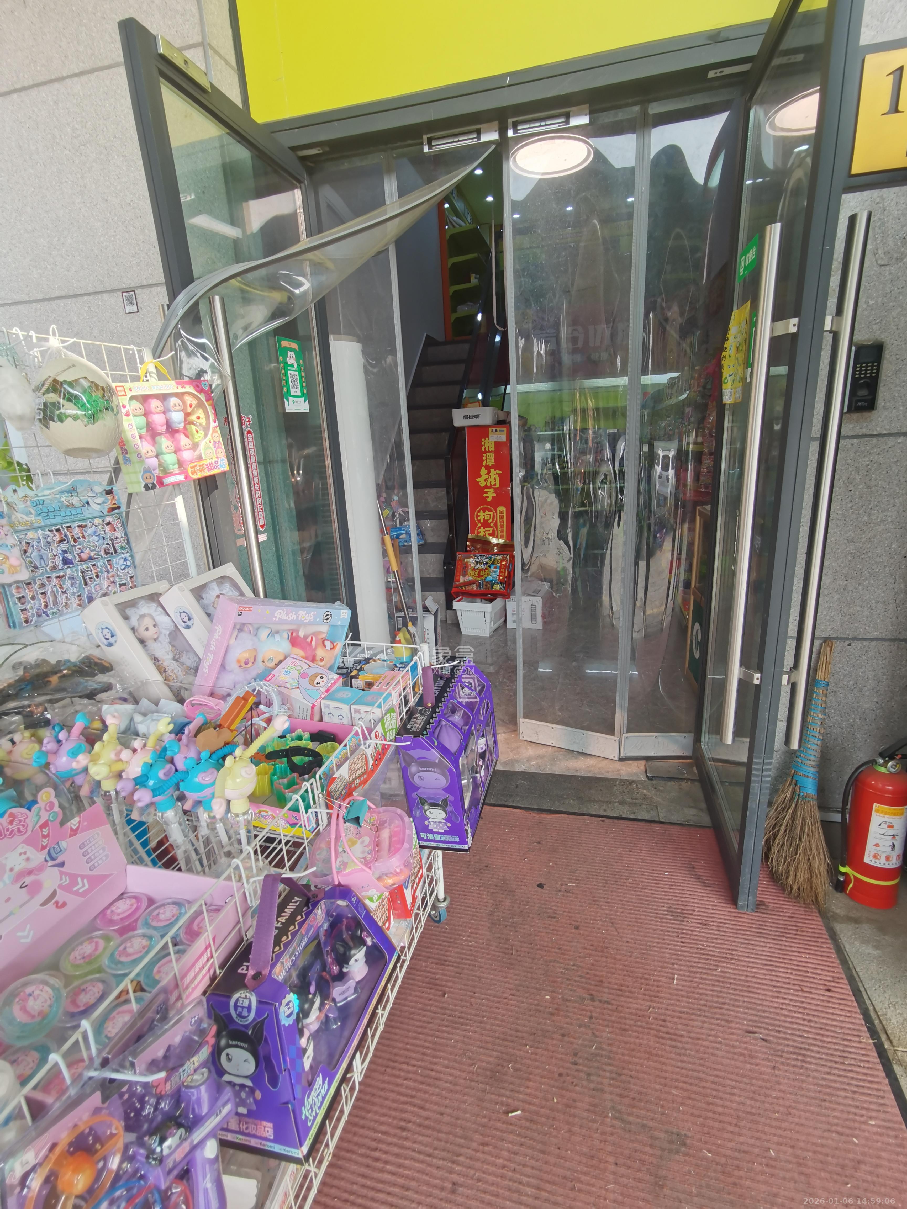 三一街区   20.0㎡      2000.0元/月