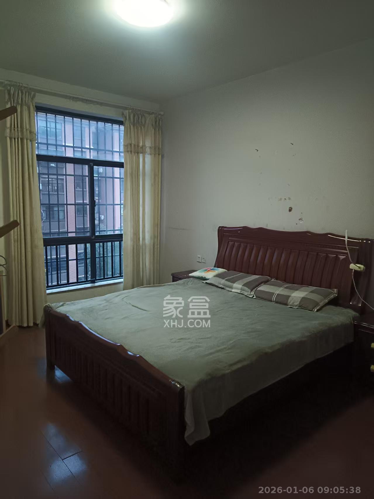 霞光山庄北苑  3室2厅2卫    1800.0元/月室内图