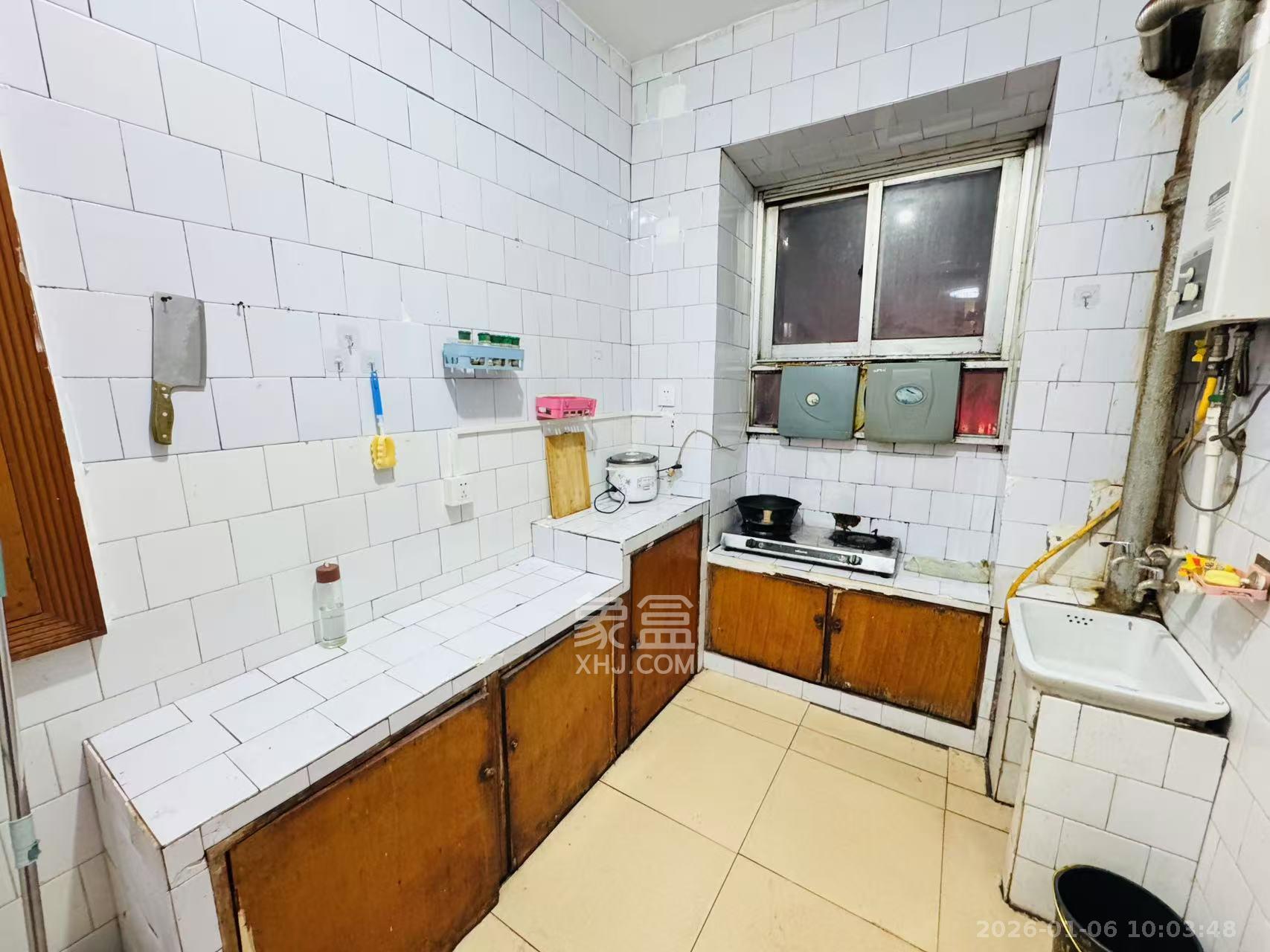 四村街社区  2室1厅1卫    1600.0元/月