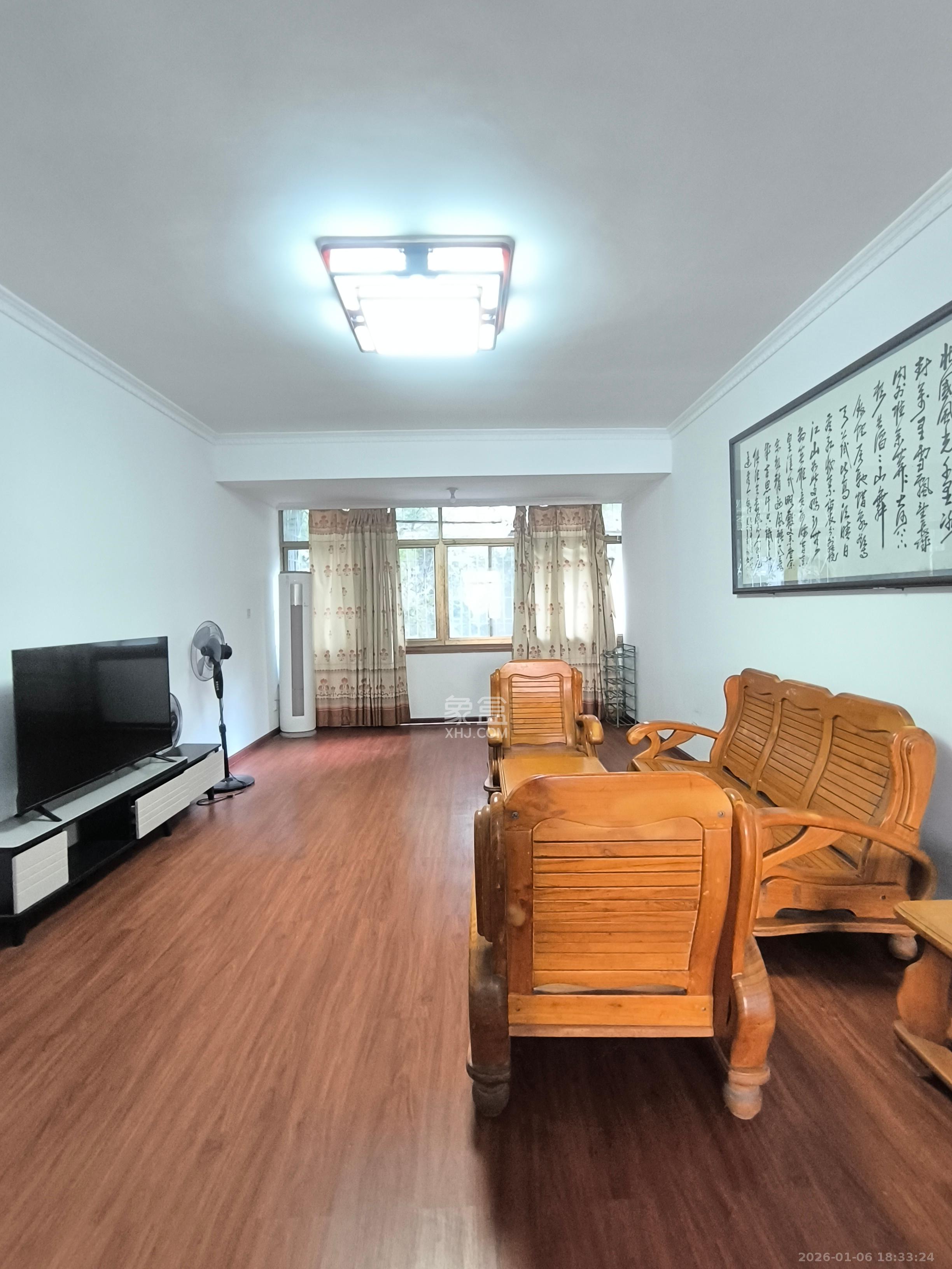 岳麓法院宿舍  3室2厅1卫    2500.0元/月