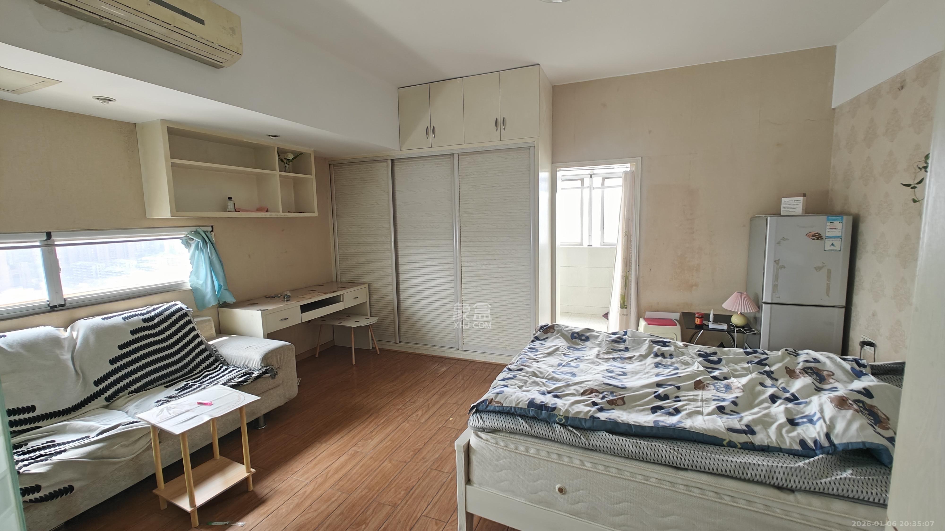 观湖公寓  1室1厅1卫    1400.0元/月