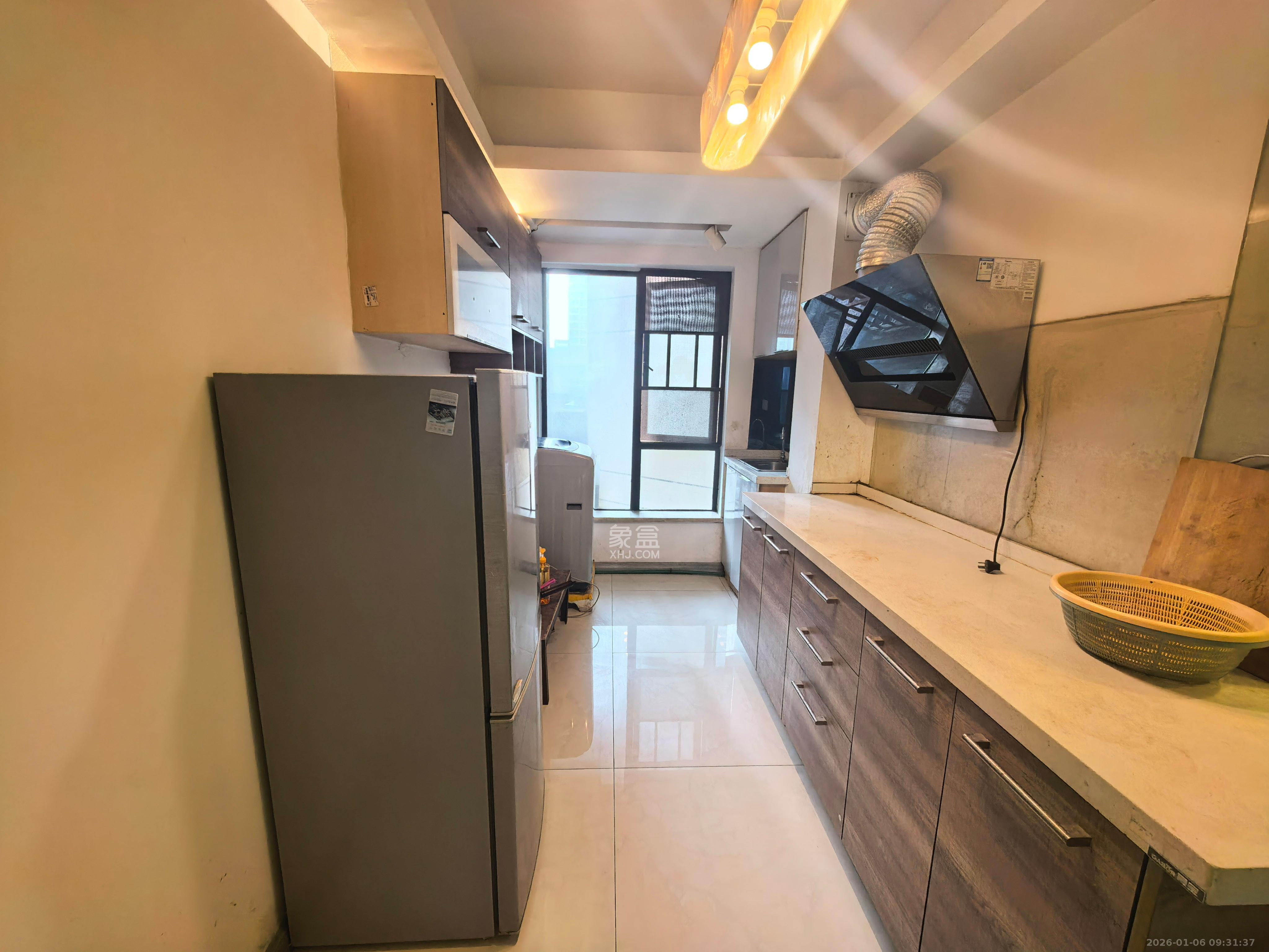 方略城市广场  3室2厅1卫    2500.0元/月