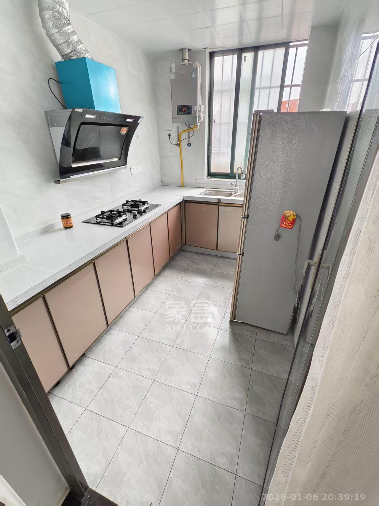 百合湖滨花园  7室3厅3卫    2300.0元/月